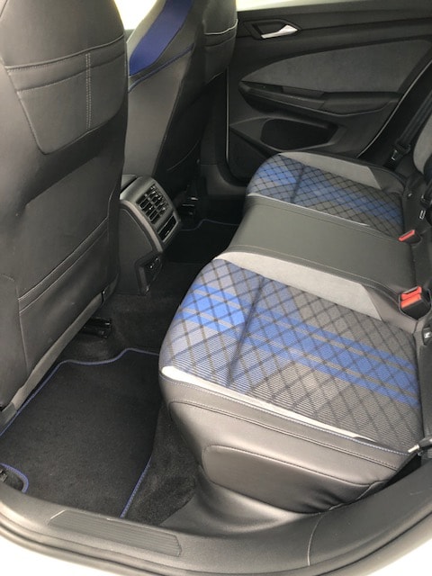 VW 2.0 TSI R 20 Years DSG 4motion-image-15