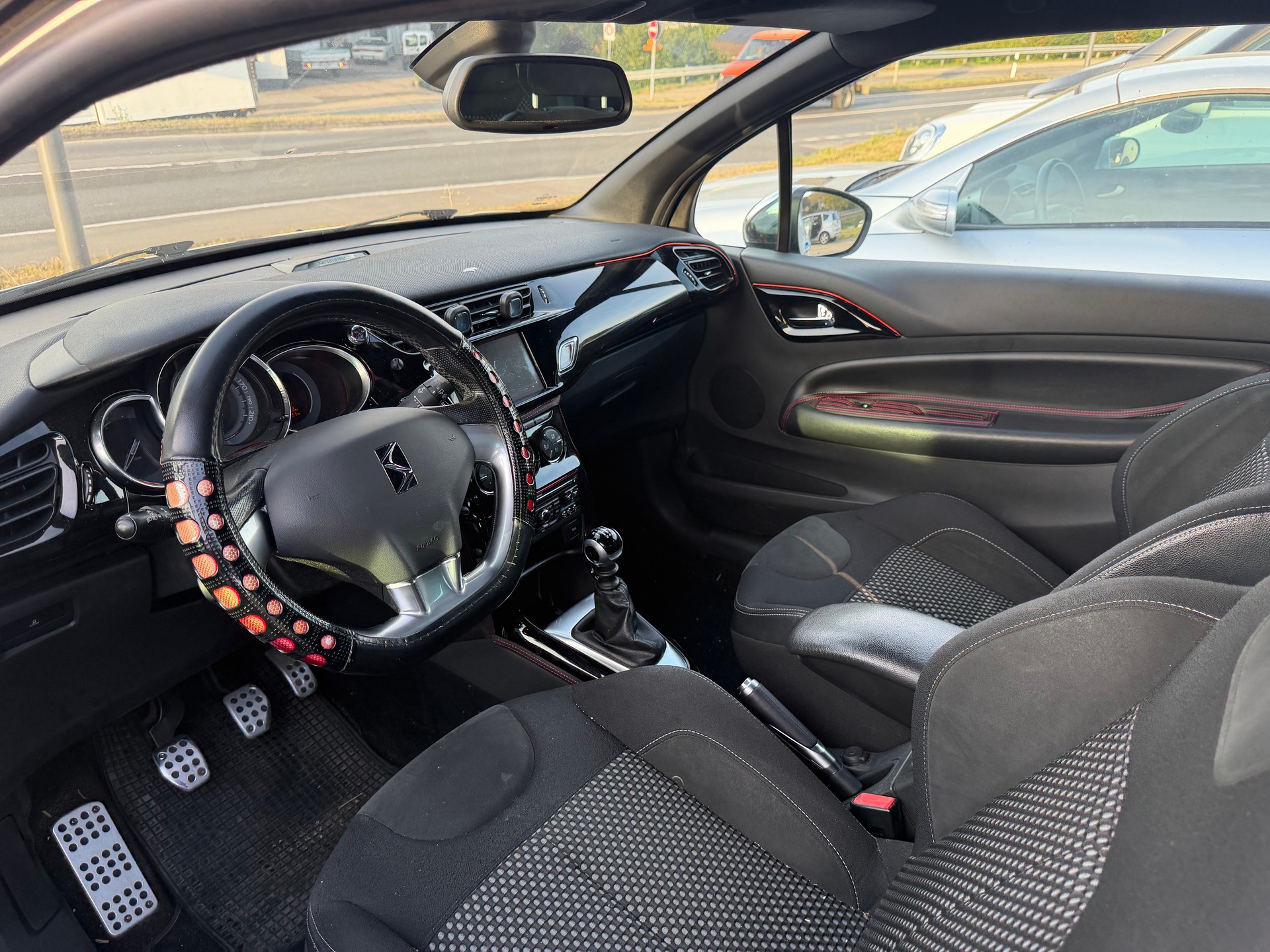 DS AUTOMOBILES DS3 1.6 THP Sport Chic-image-5