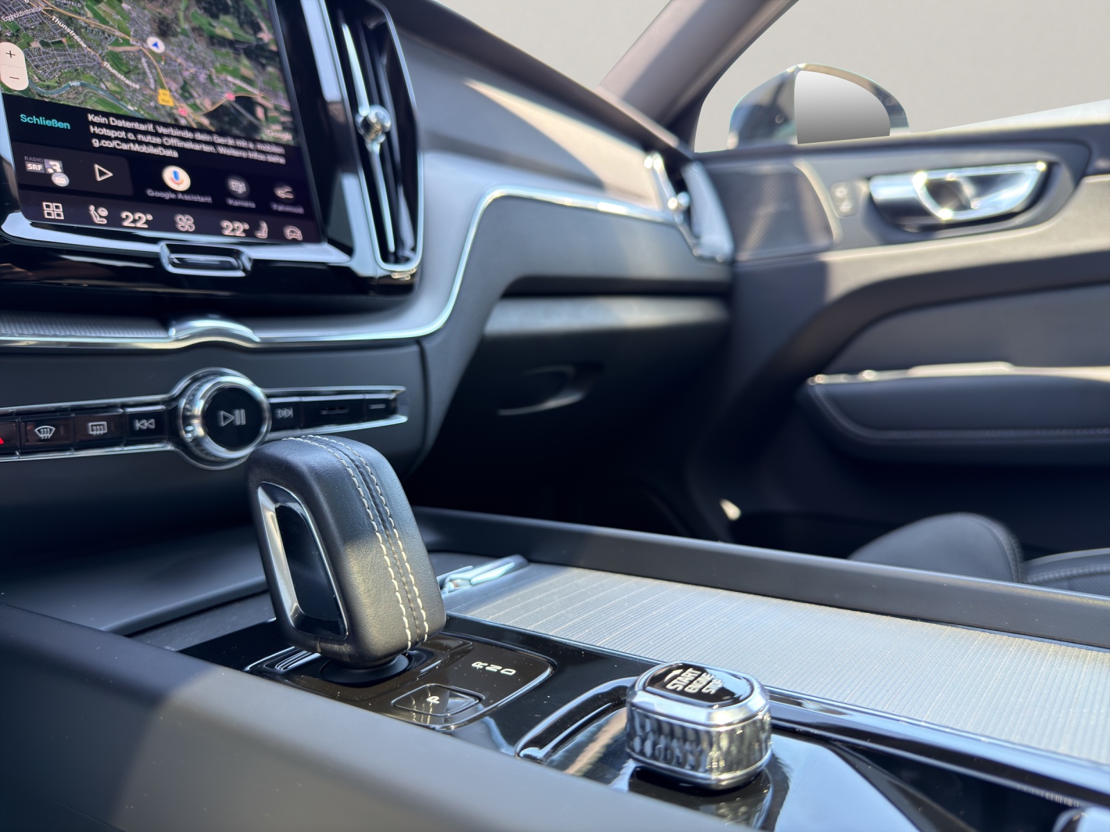 VOLVO XC60 2.0 T8 TE R-Design eAWD-image-10