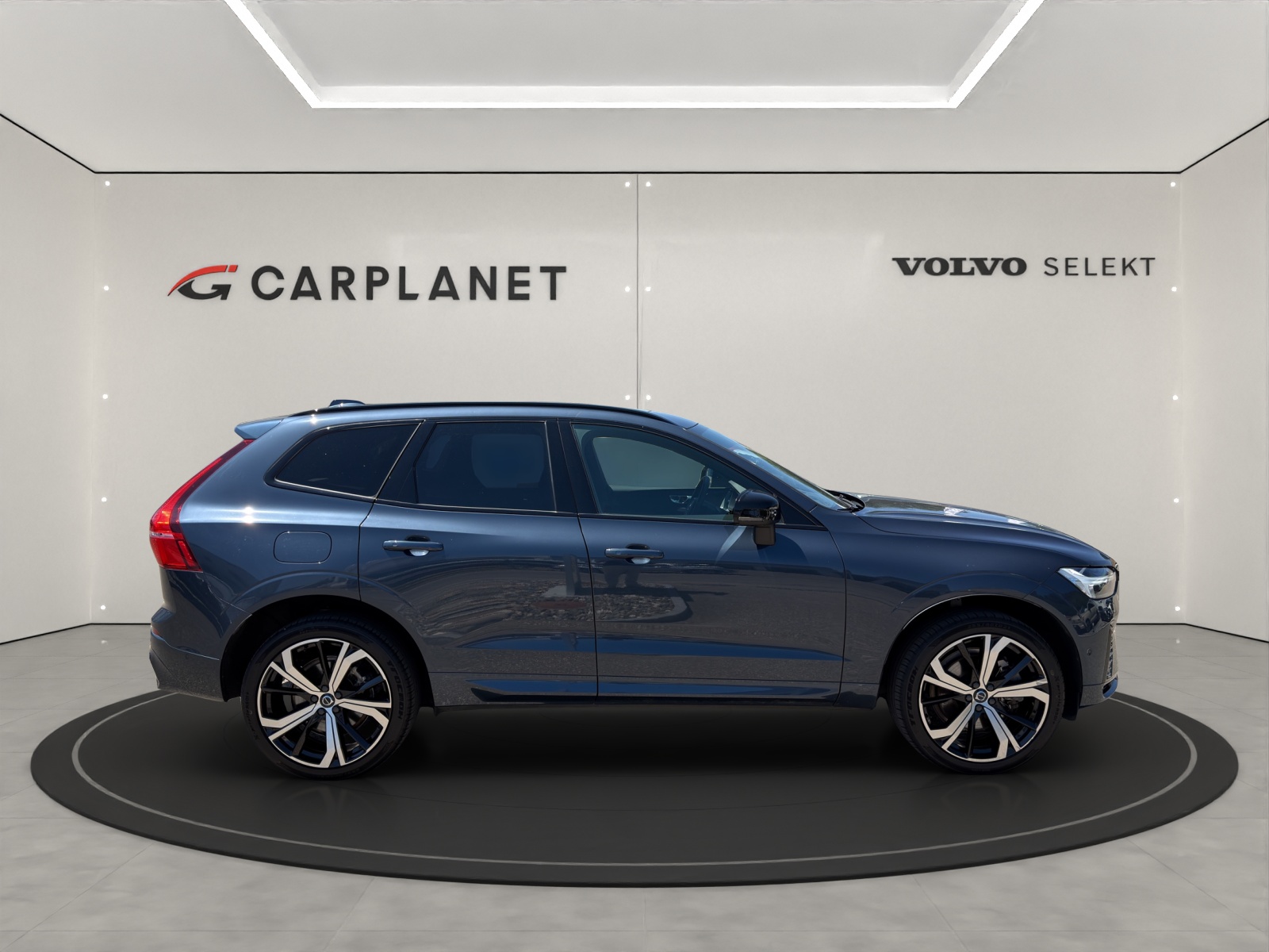 VOLVO XC60 2.0 T8 TE R-Design eAWD-image-2