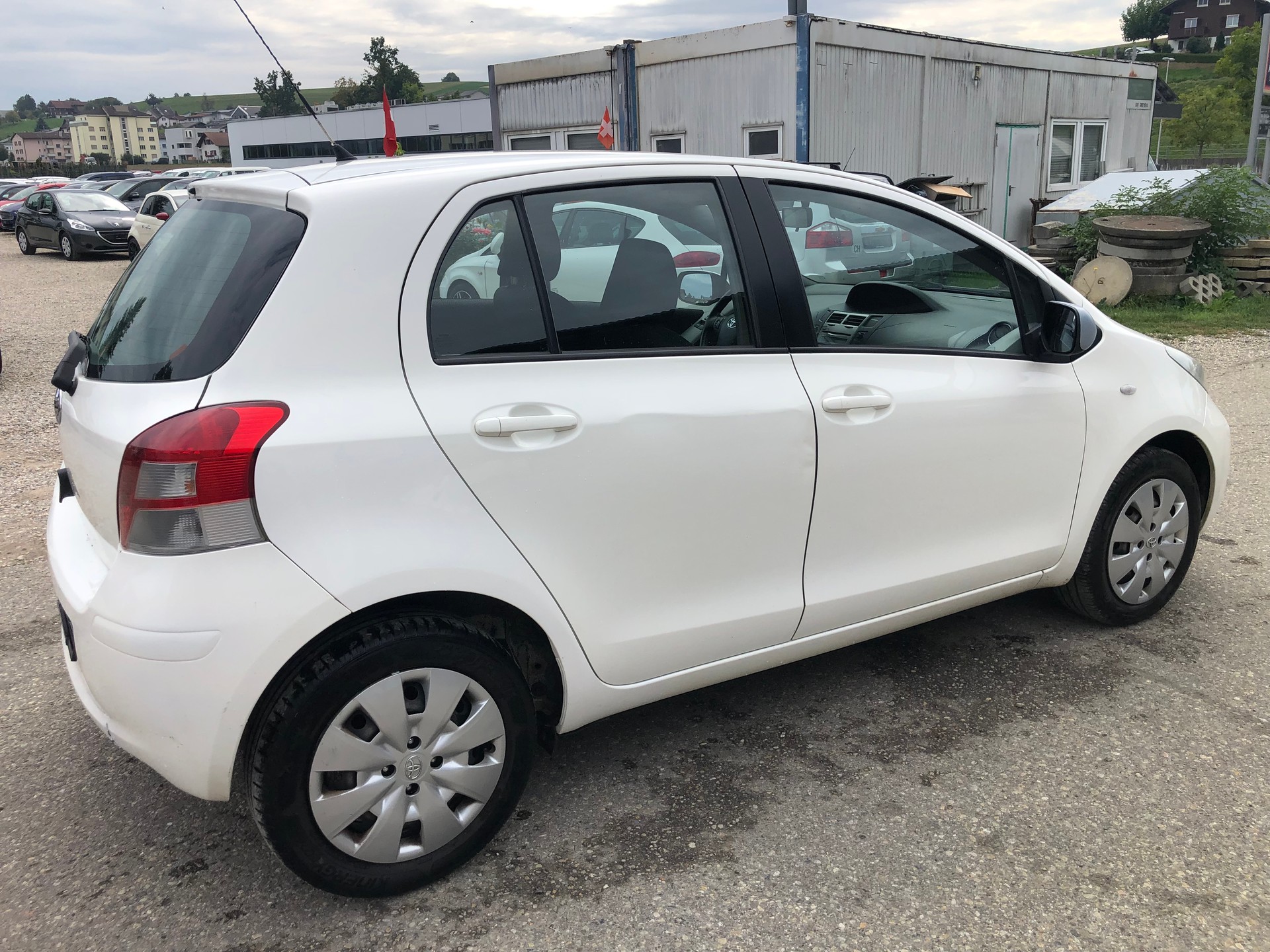 TOYOTA Yaris 1.33 Linea Sol-image-3