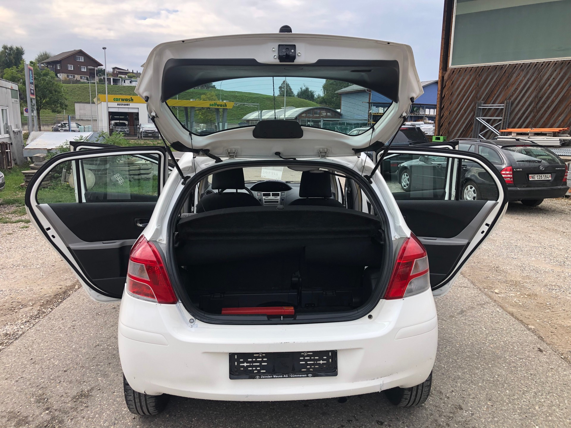 TOYOTA Yaris 1.33 Linea Sol-image-10