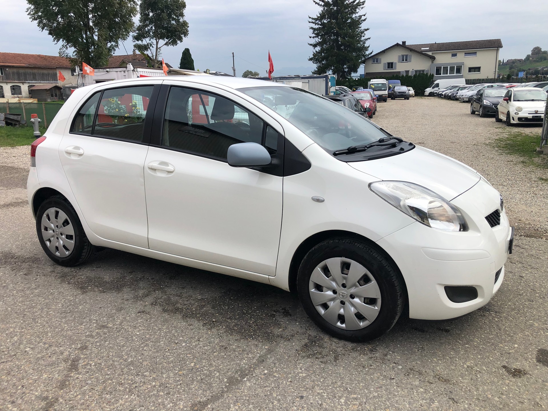 TOYOTA Yaris 1.33 Linea Sol-image-2