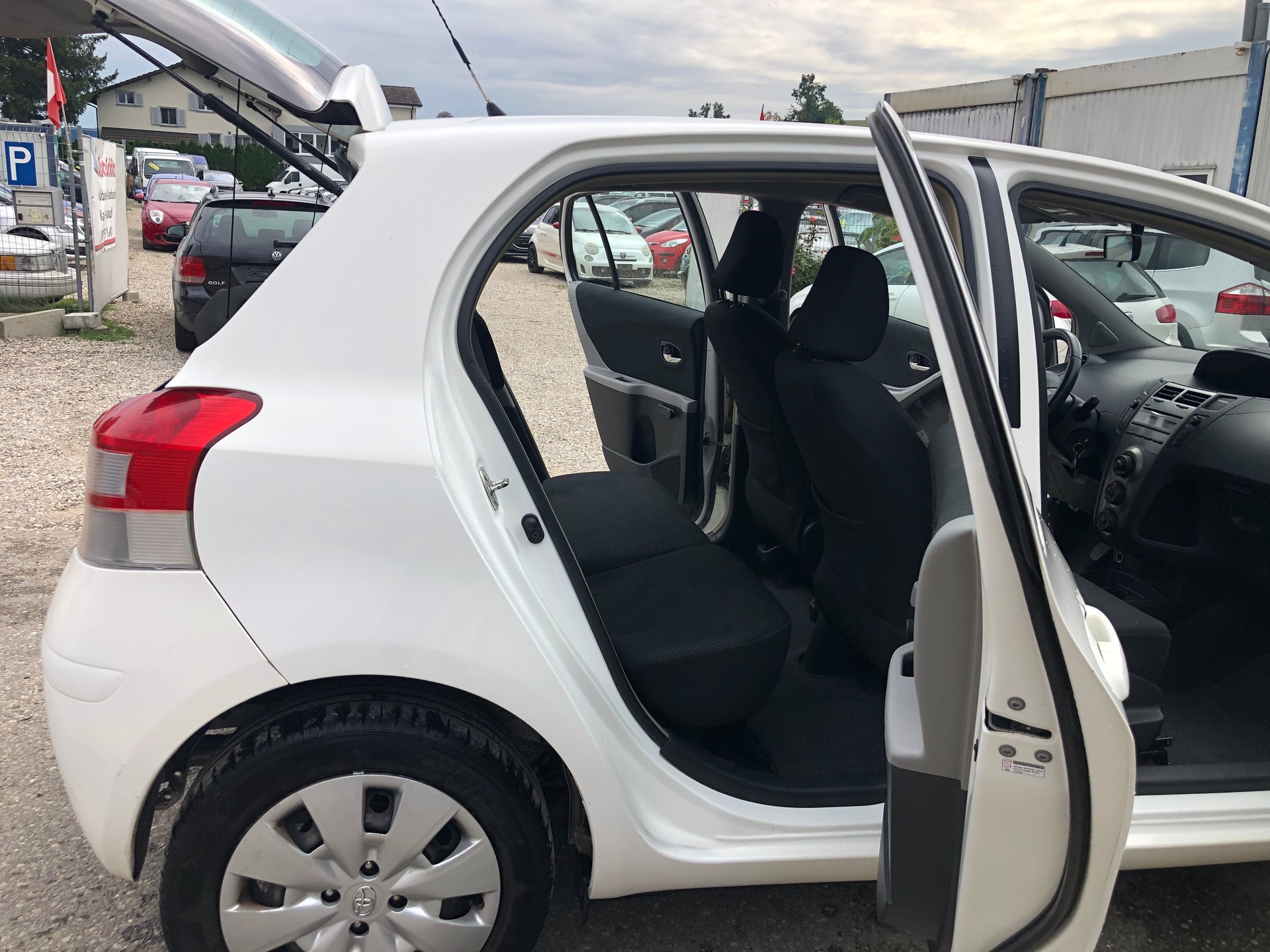 TOYOTA Yaris 1.33 Linea Sol-image-8