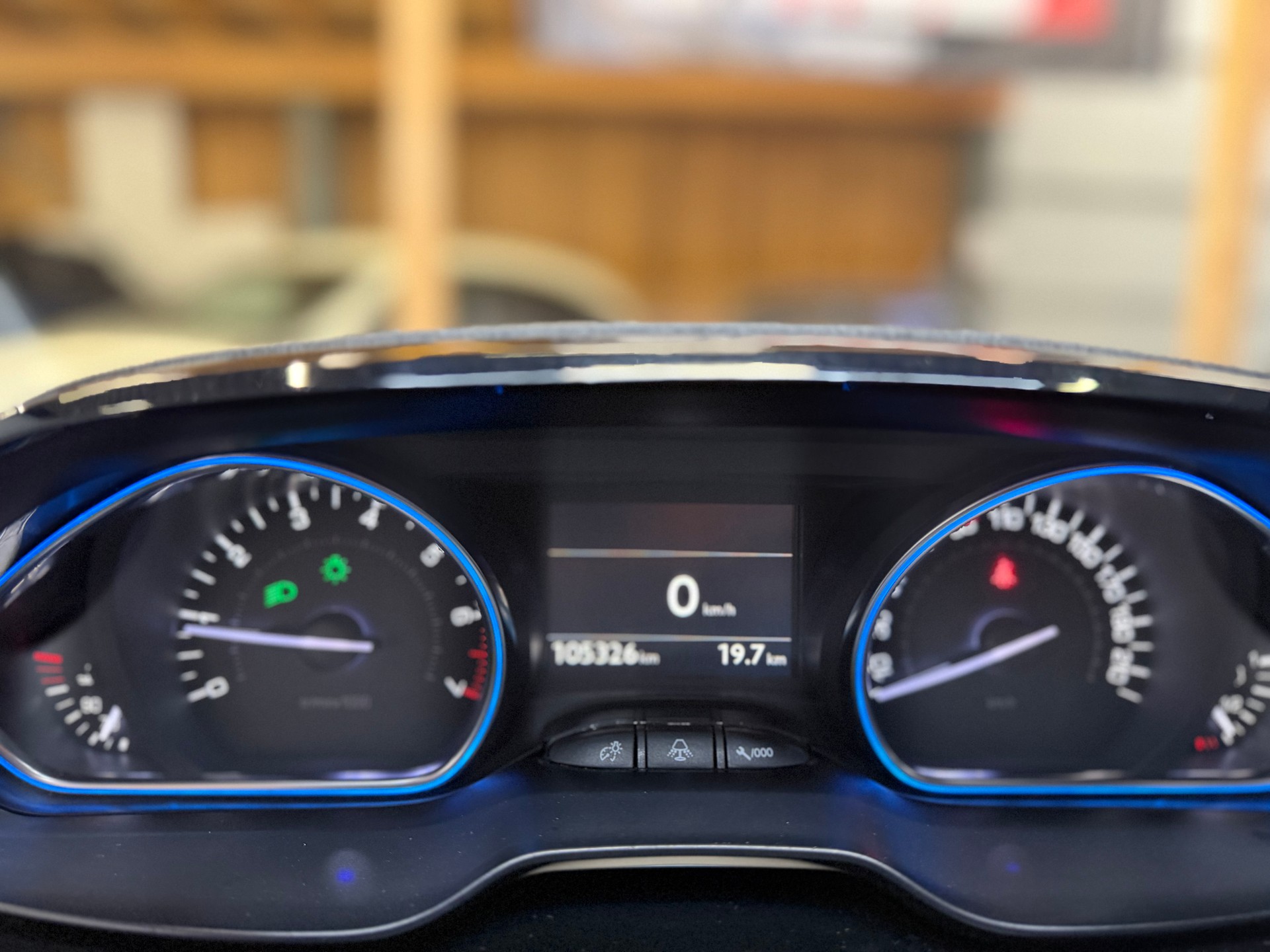PEUGEOT 2008 1.2 PureTech Allure-image-11