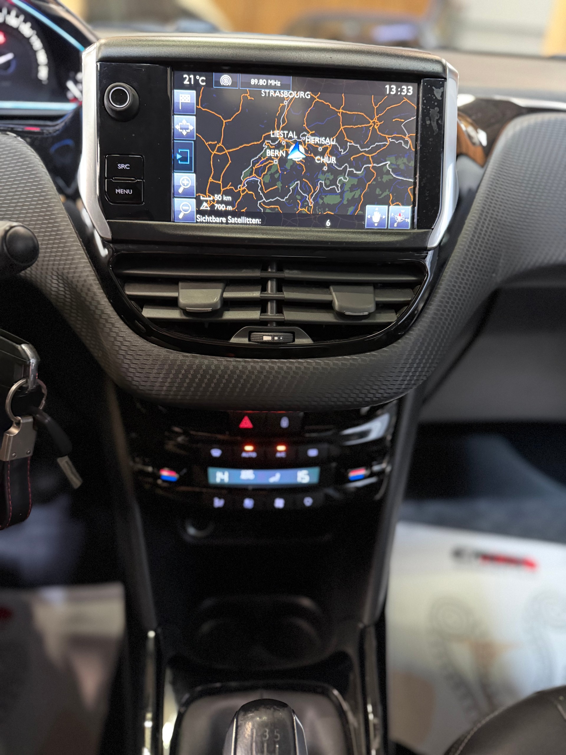 PEUGEOT 2008 1.2 PureTech Allure-image-14
