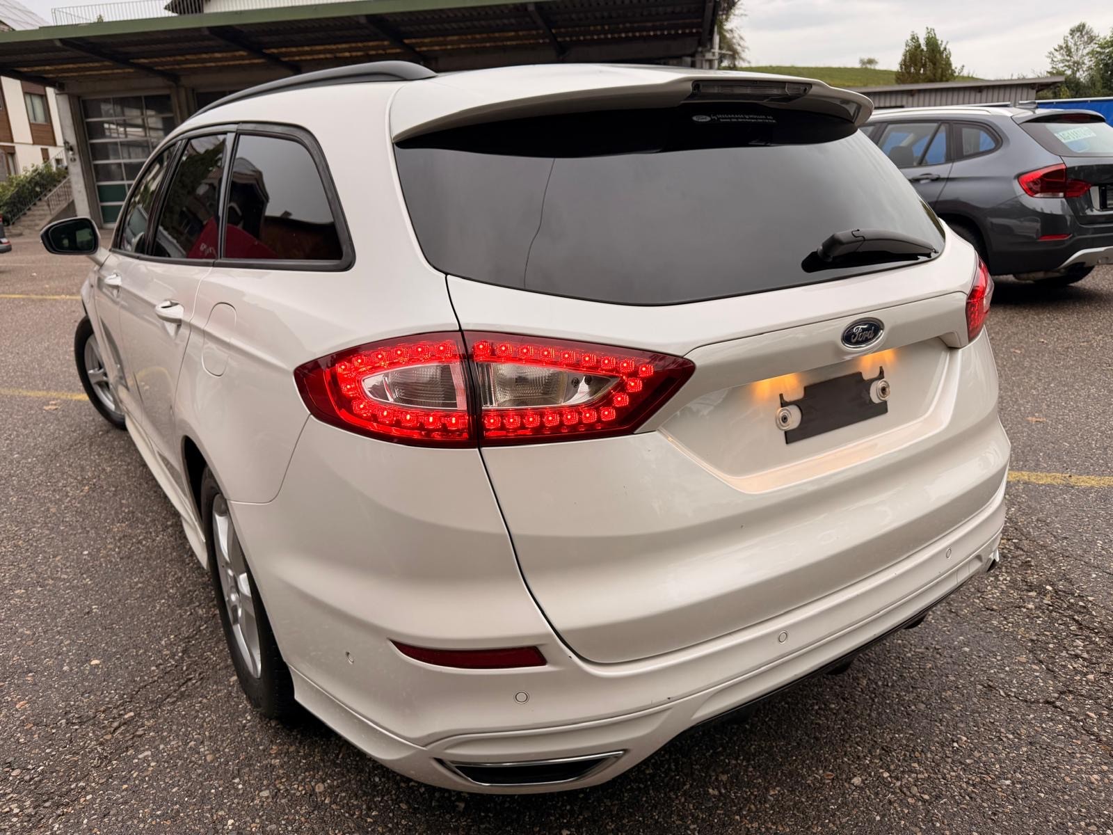 FORD Mondeo 2.0 TDCi ST-Line AWD PowerShift-image-2