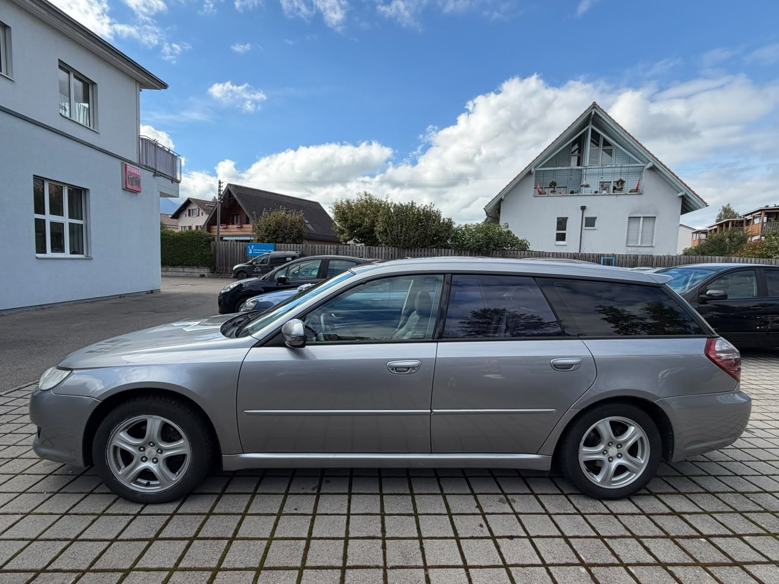 SUBARU Legacy 2.0D AWD Limited-showroom-element-1