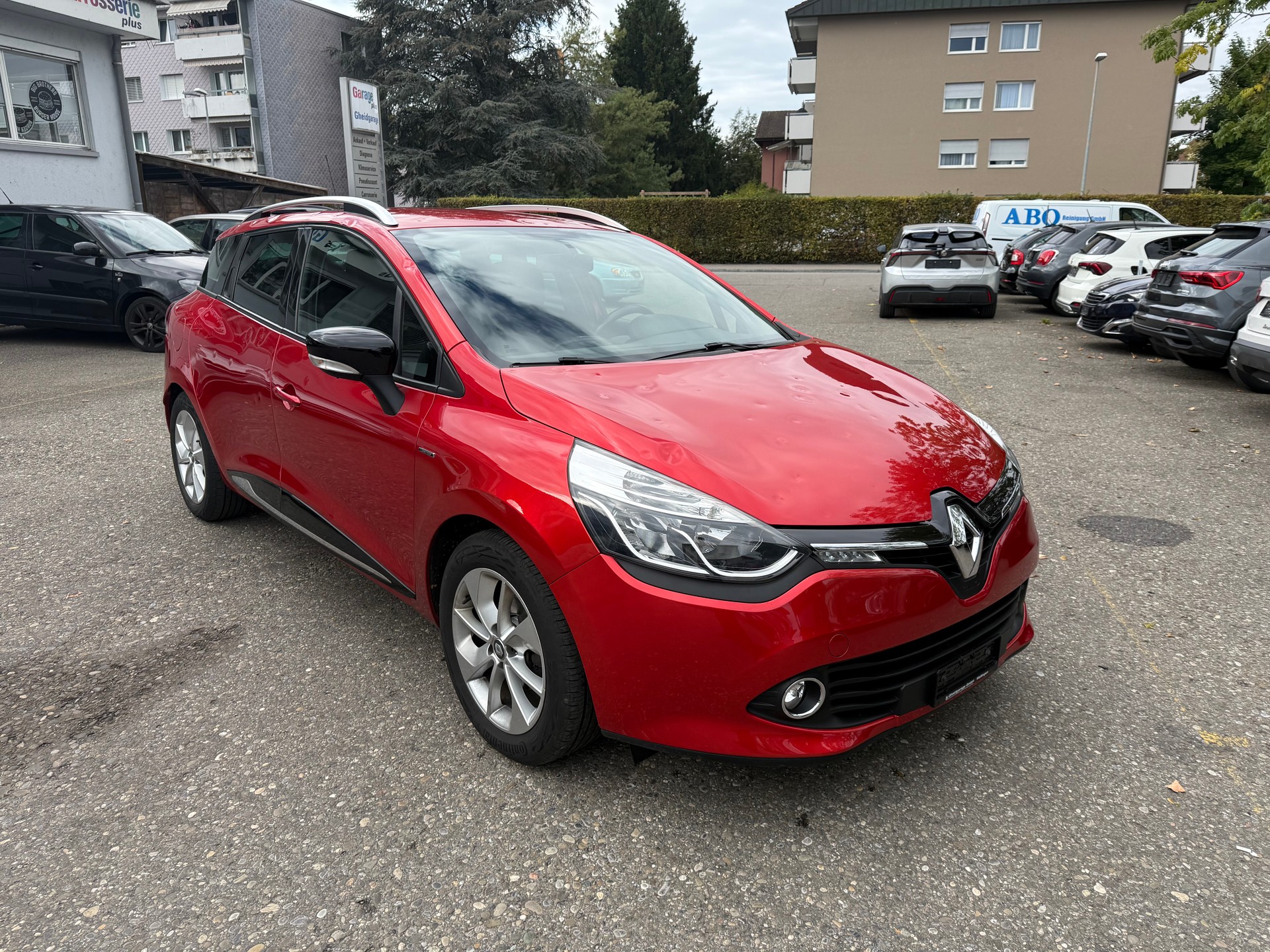 RENAULT Clio Grandtour 1.2 16V T Limited EDC-image-1
