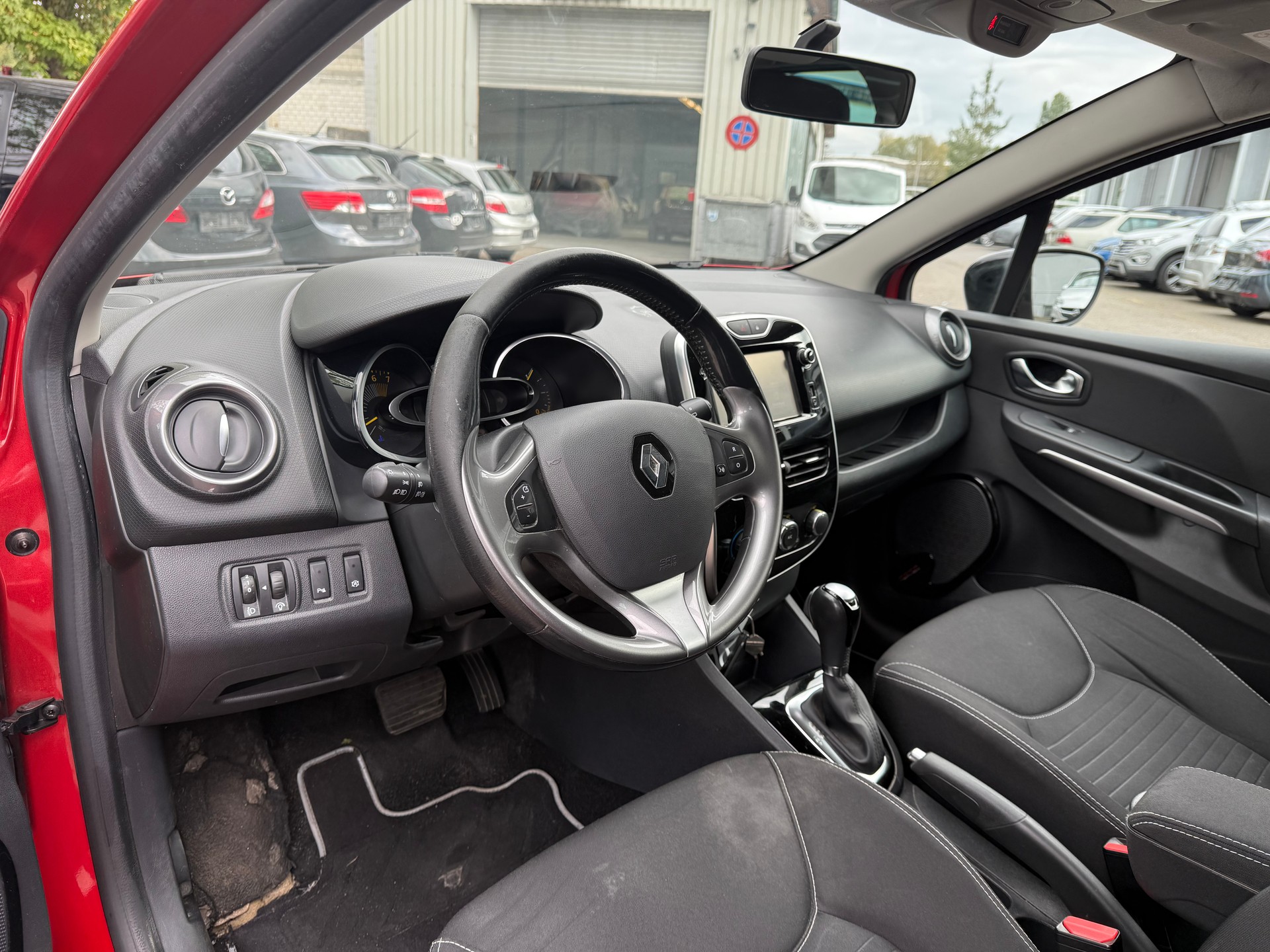 RENAULT Clio Grandtour 1.2 16V T Limited EDC-image-5