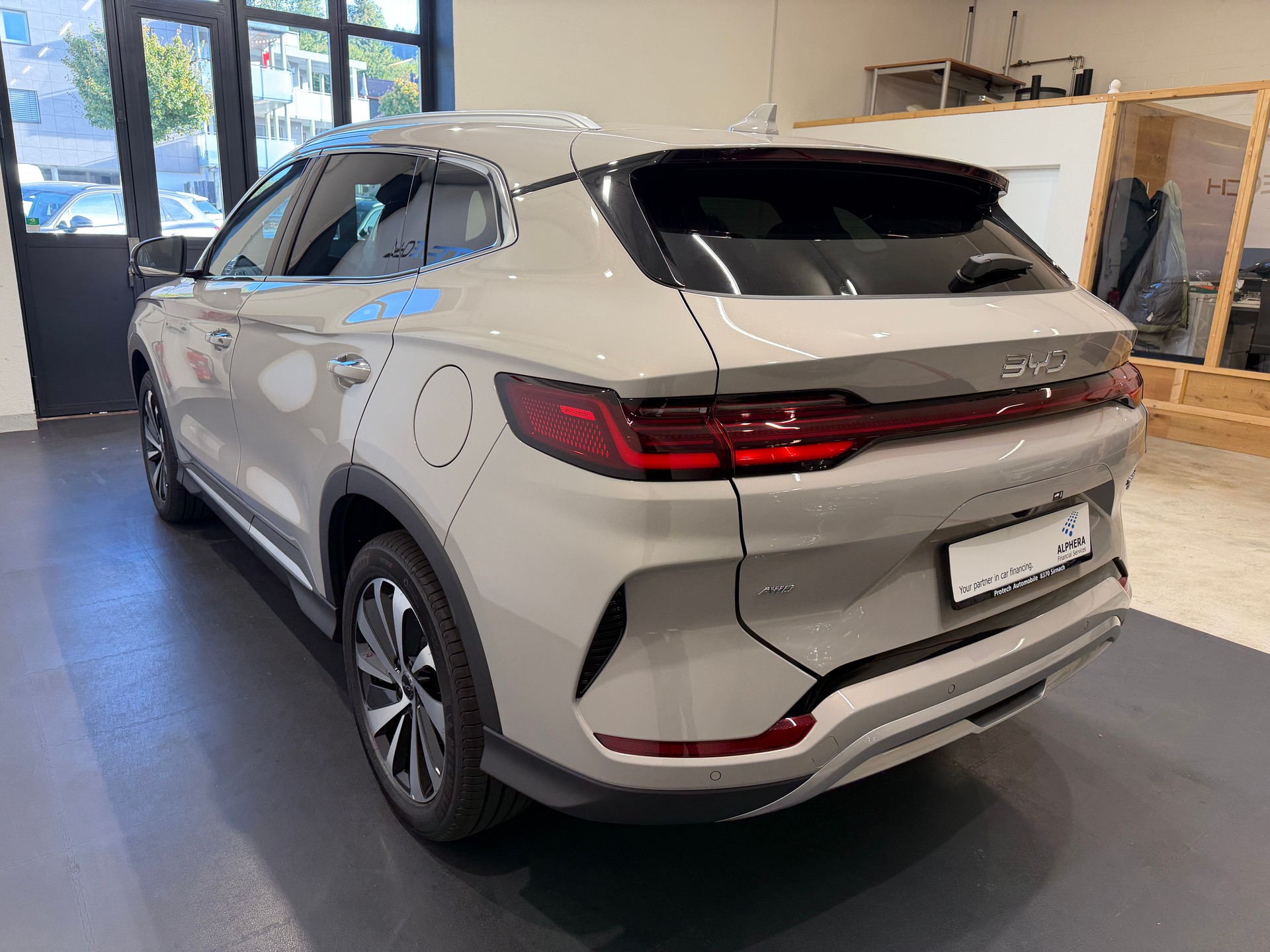 BYD Seal U DM-i Design AWD *NARDO GREY*-image-7