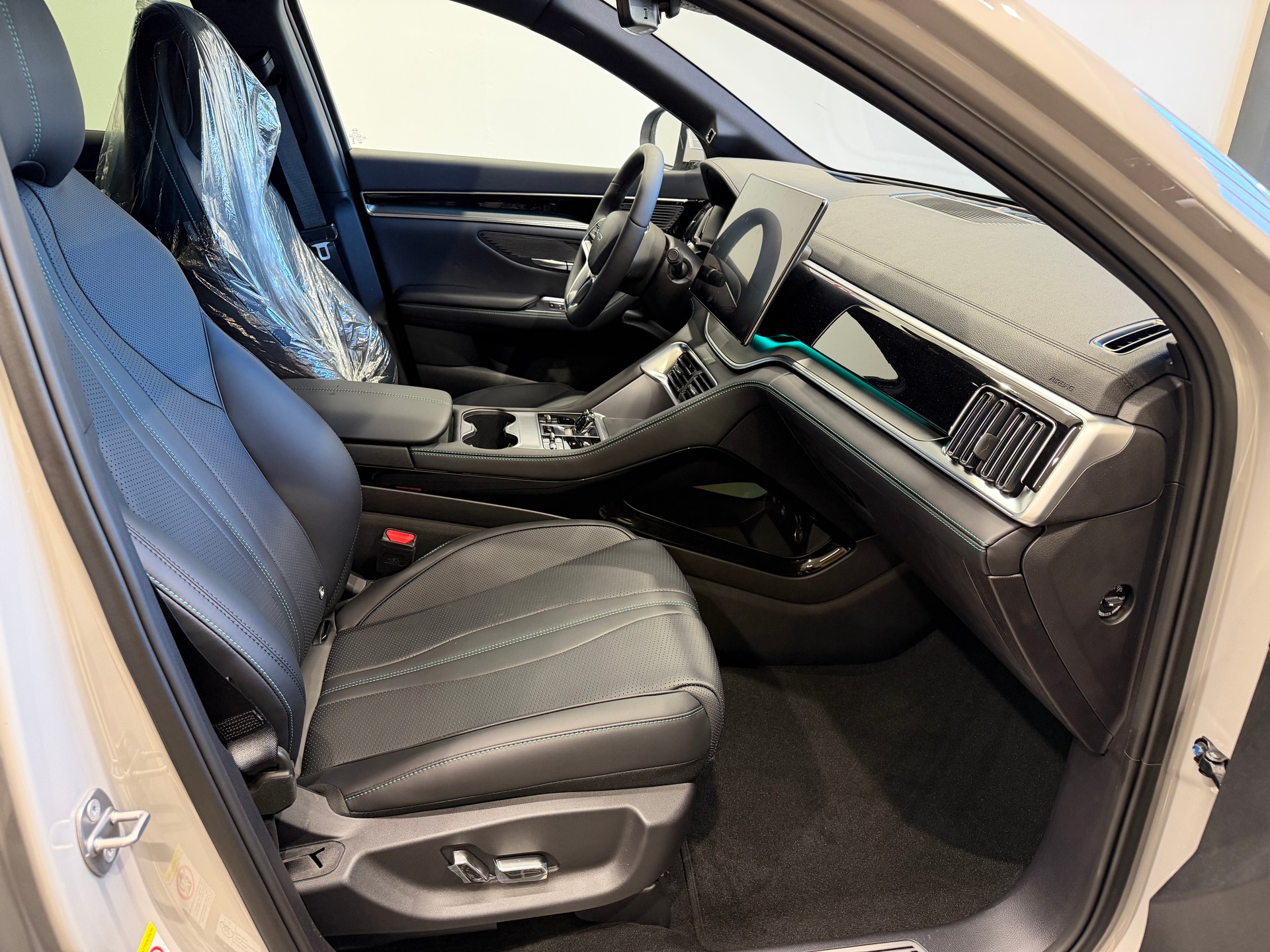 BYD Seal U DM-i Design AWD *NARDO GREY*-image-15