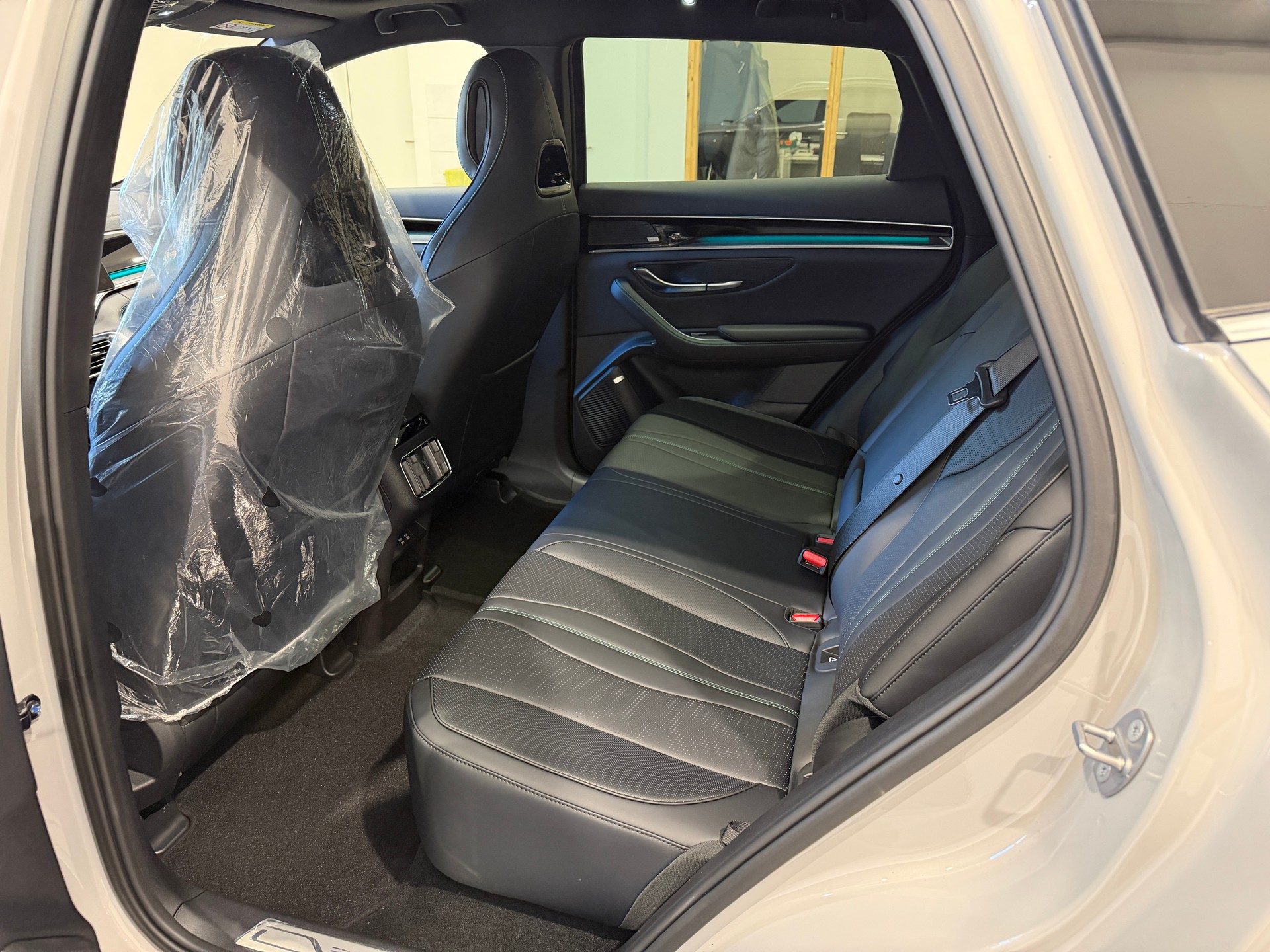 BYD Seal U DM-i Design AWD *NARDO GREY*-image-11