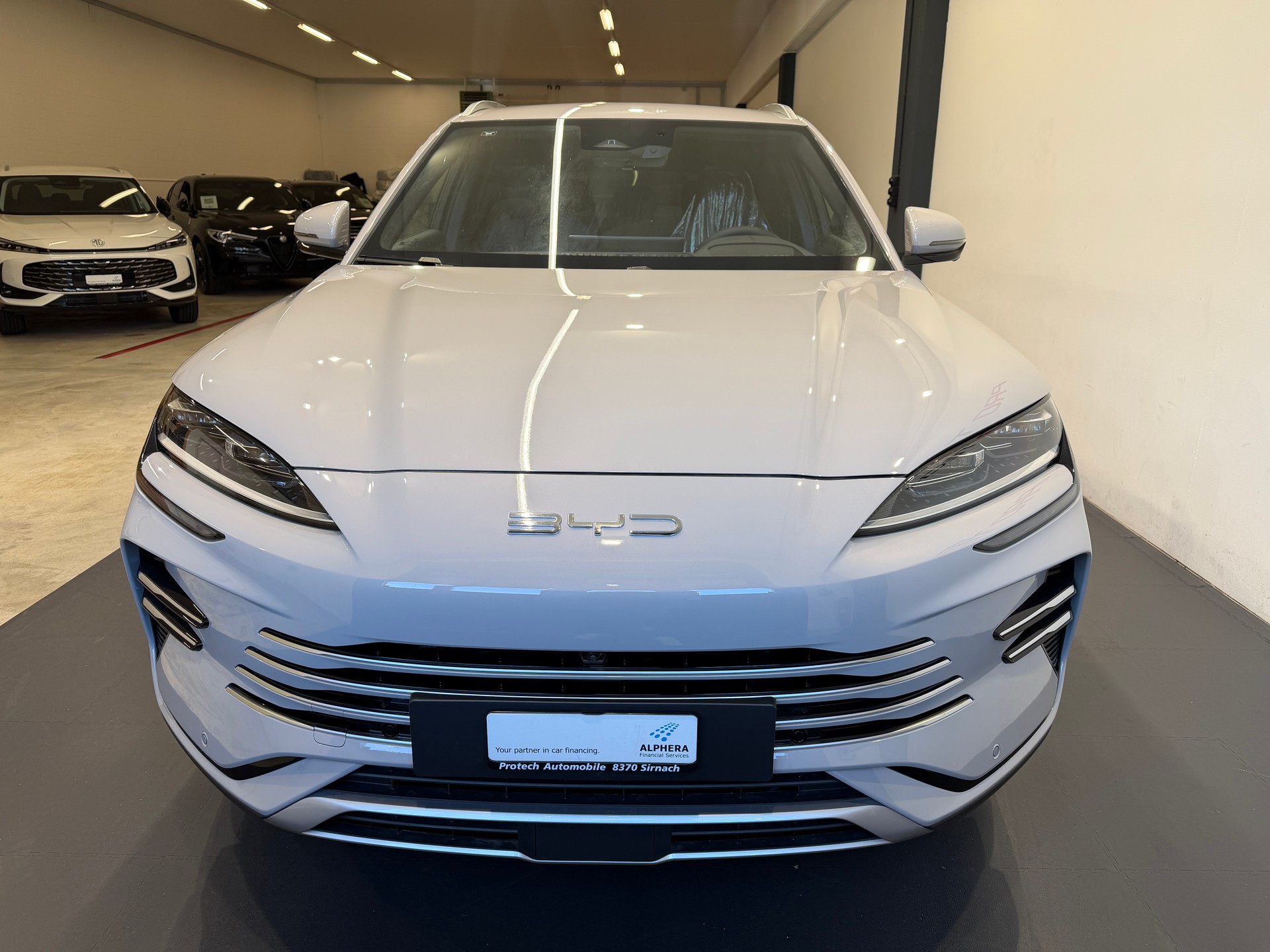 BYD Seal U DM-i Design AWD *NARDO GREY*-image-1