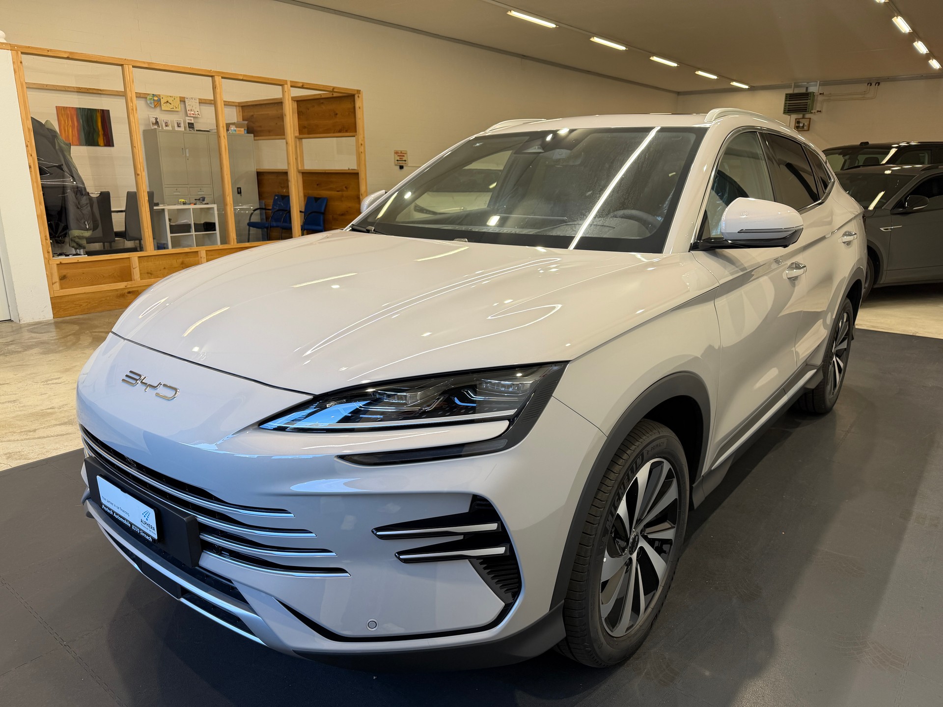BYD Seal U DM-i Design AWD *NARDO GREY*-image-2