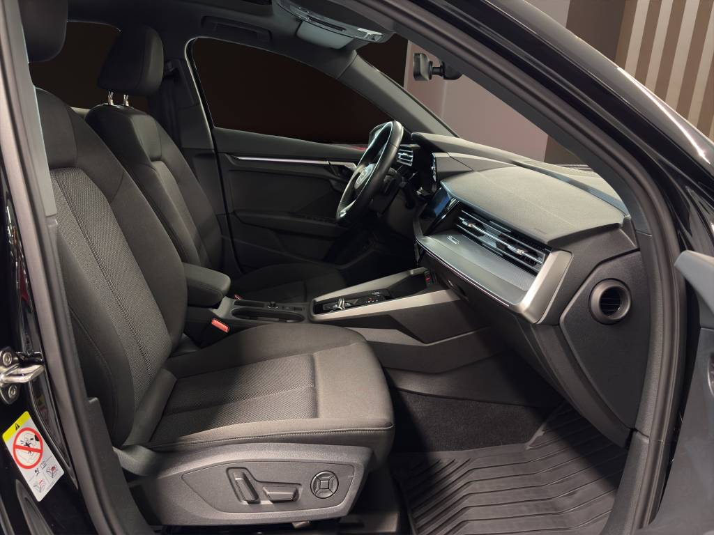 AUDI A3 Sportback 35 TFSI Attraction S-tronic-image-6