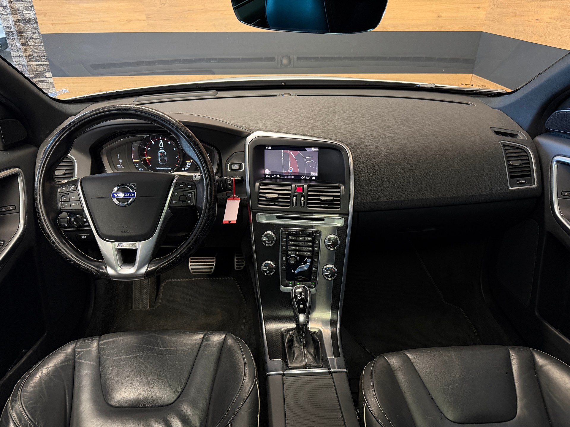 VOLVO XC60 T5 Kinetic R-Design Geartronic-image-7
