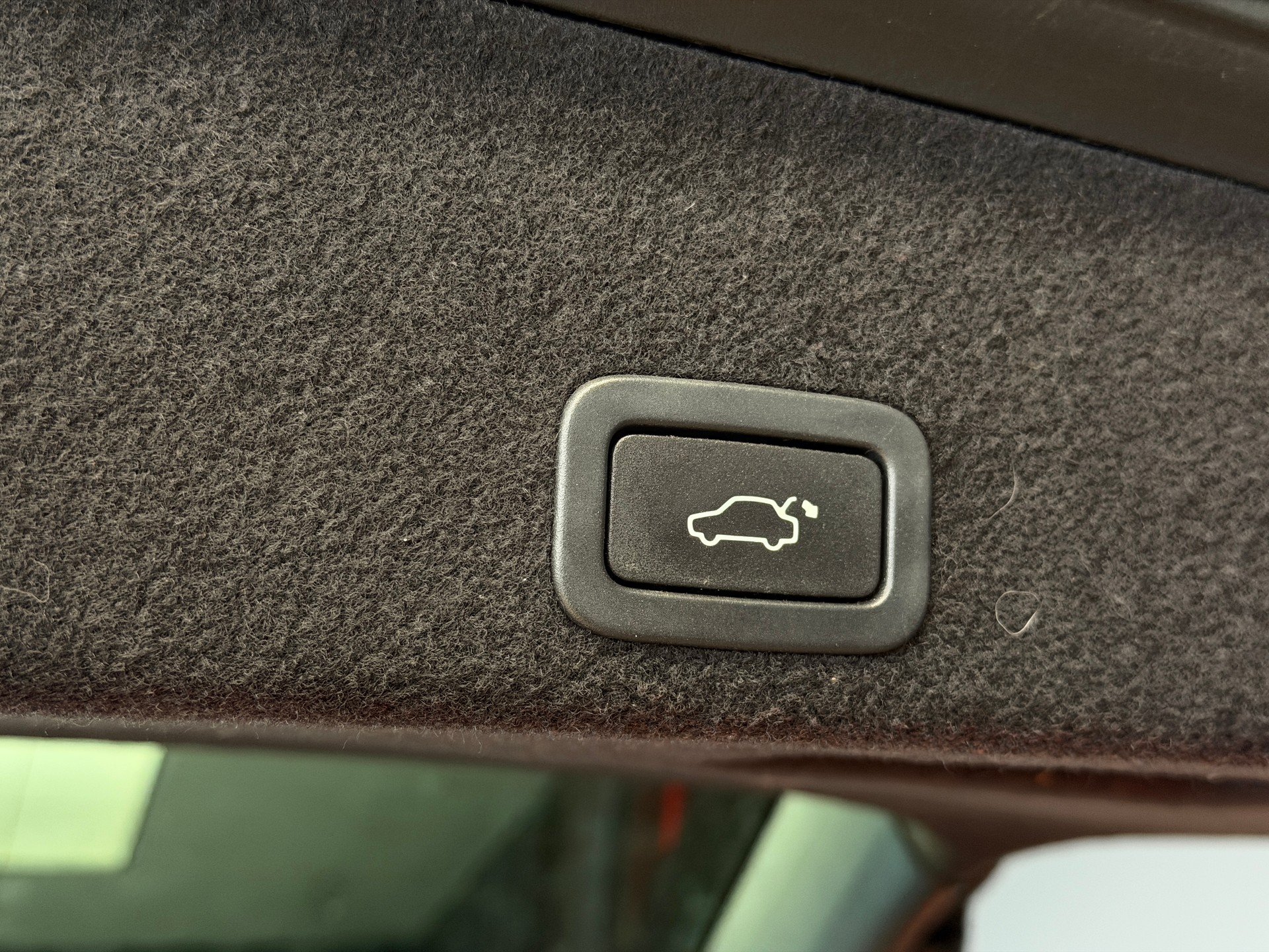 VOLVO XC60 T5 Kinetic R-Design Geartronic-image-18