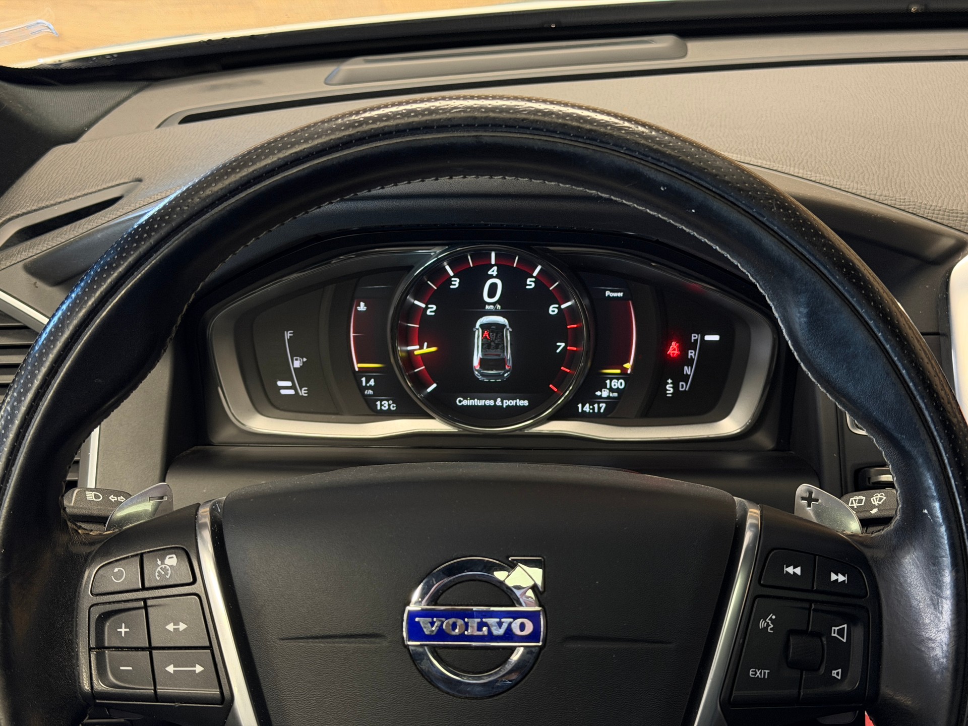 VOLVO XC60 T5 Kinetic R-Design Geartronic-image-11