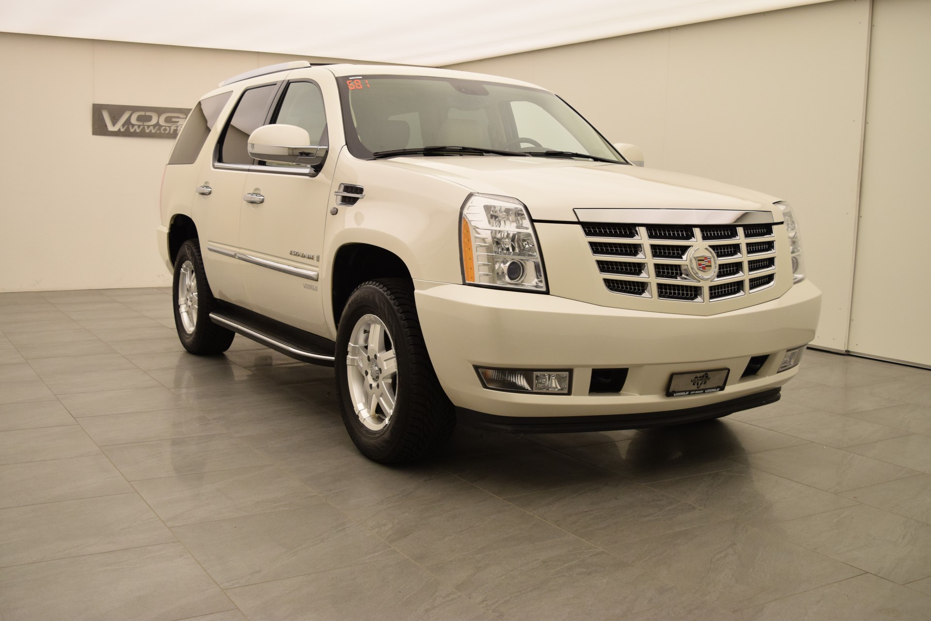 CADILLAC Escalade 6.2 Sport Luxury-image-2
