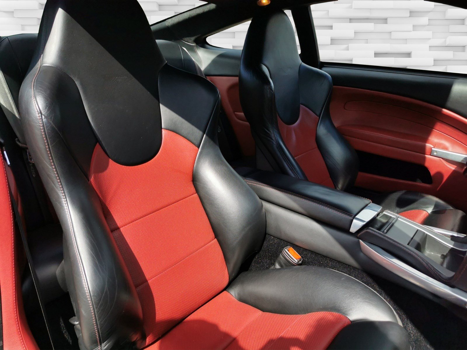 ASTON MARTIN Vanquish V12 S 5.9-48-image-12