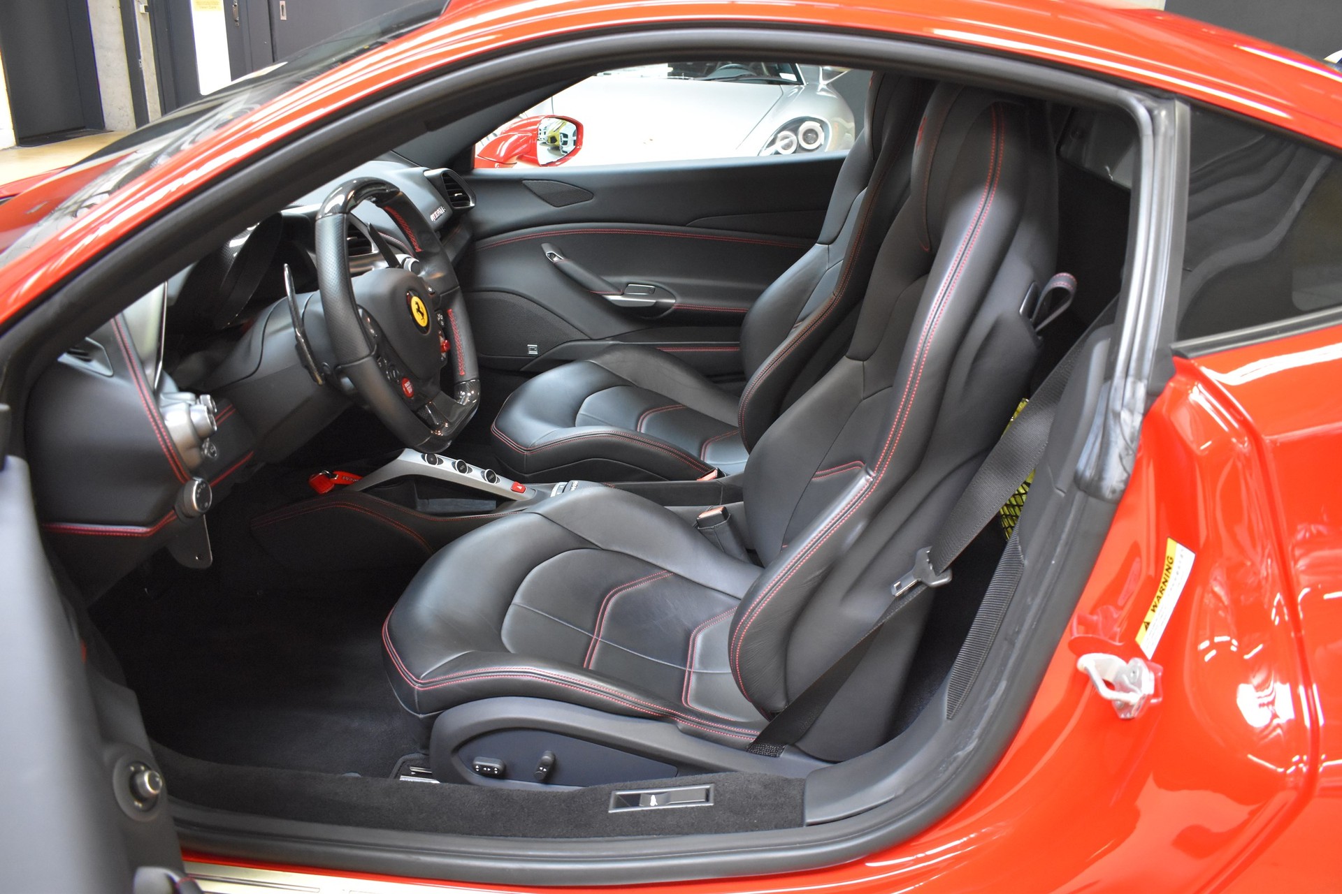 FERRARI 488 GTB 3.9 V8-image-15