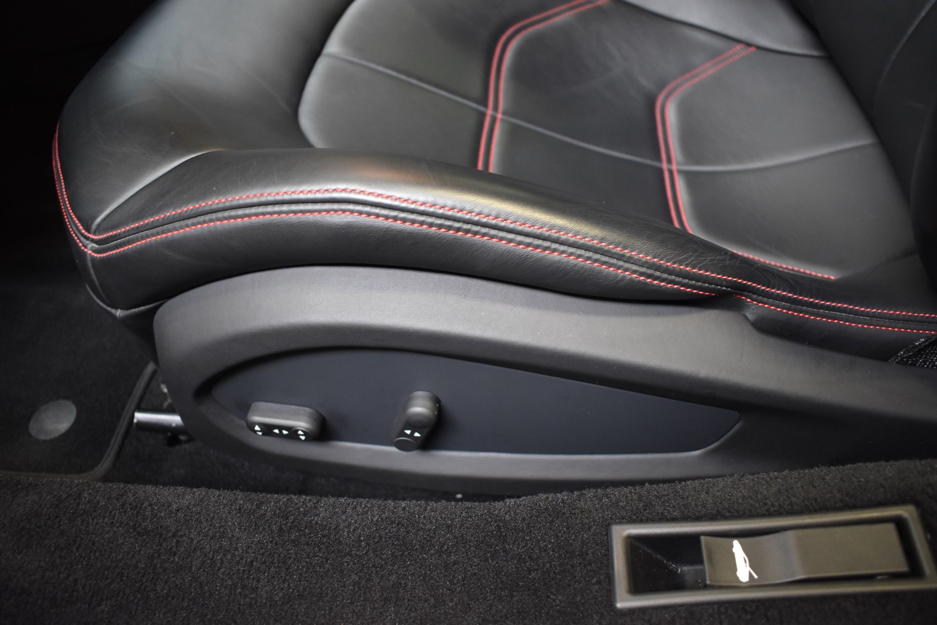 FERRARI 488 GTB 3.9 V8-image-17