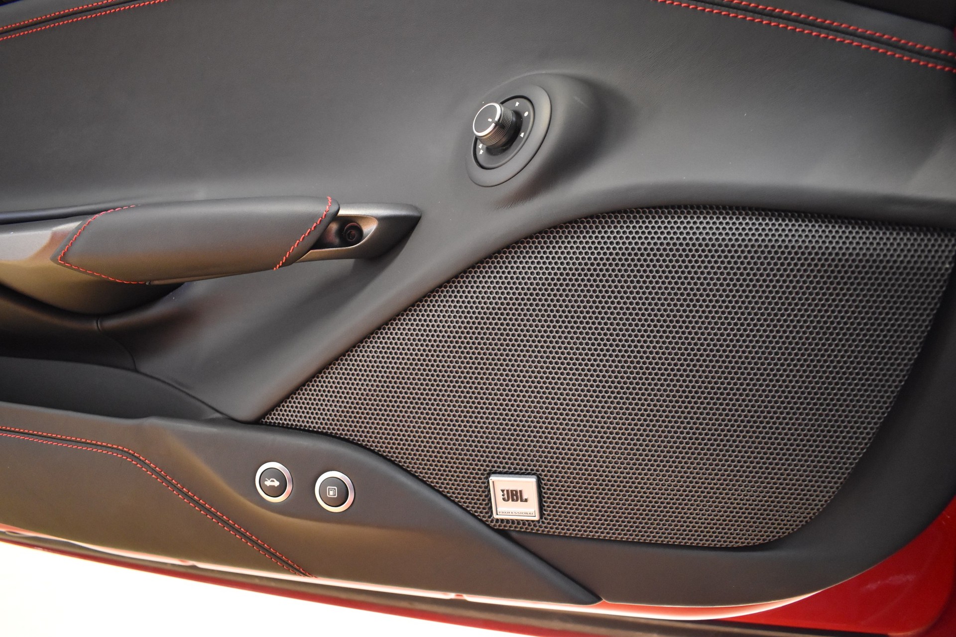FERRARI 488 GTB 3.9 V8-image-23