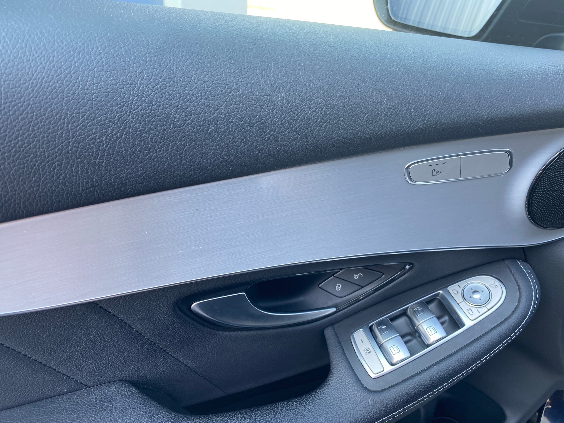 MERCEDES-BENZ GLC 250 d 4Matic 9G-Tronic-image-9