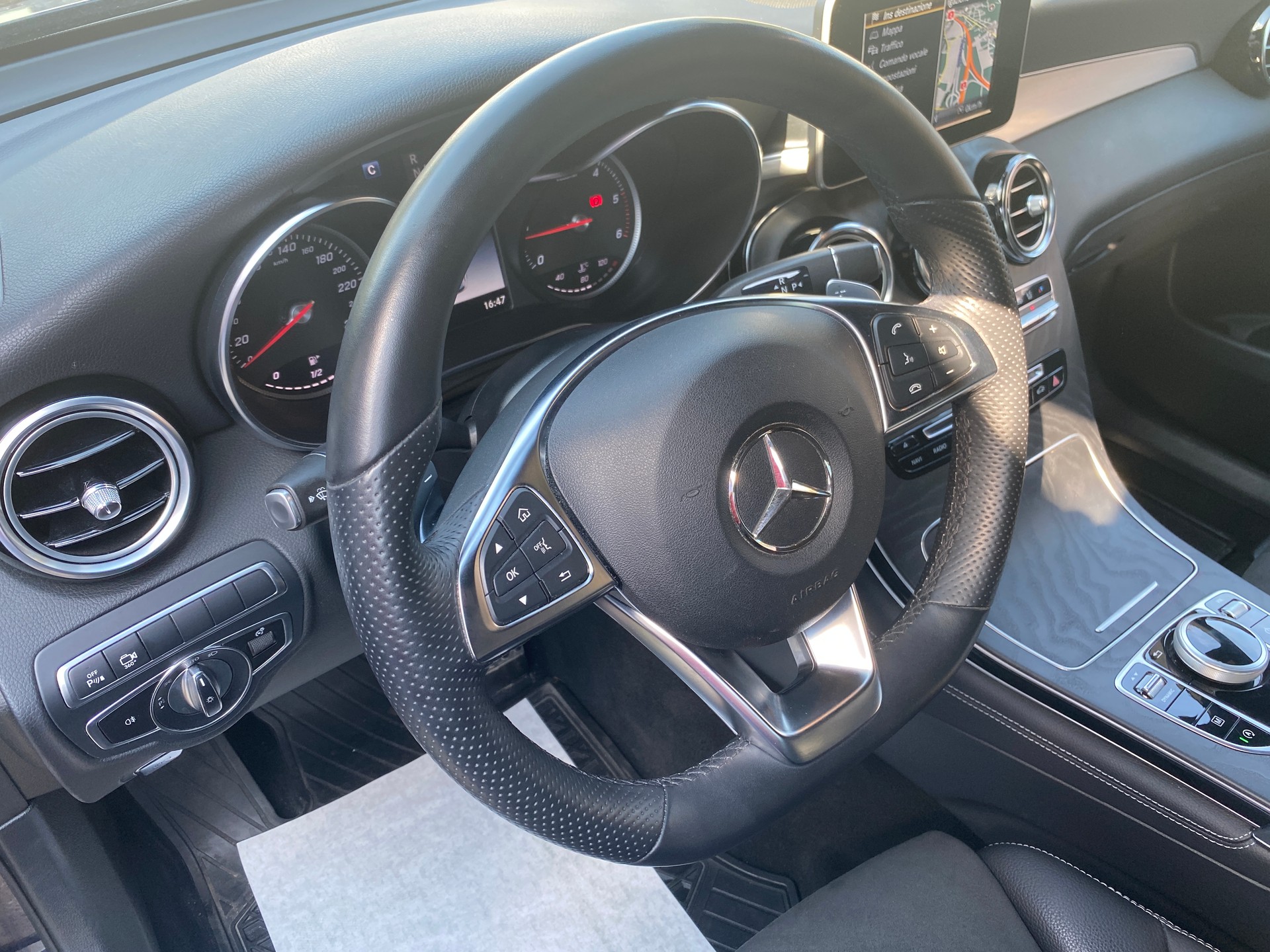 MERCEDES-BENZ GLC 250 d 4Matic 9G-Tronic-image-7