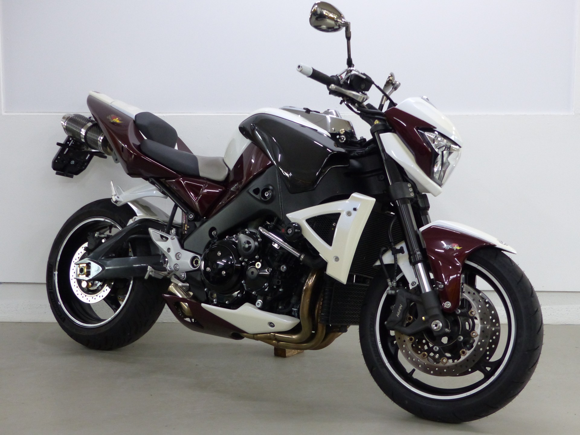 SUZUKI GSX 1300 B-King mit Zubehör-showroom-element-1