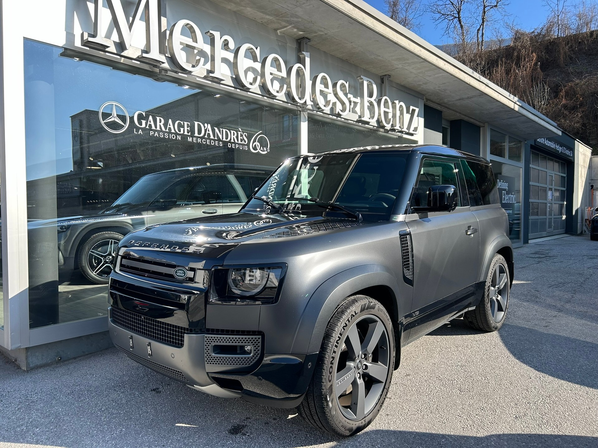 LAND ROVER Defender 90 525 V8 5.0 Carpathian Edition AT8-image-0