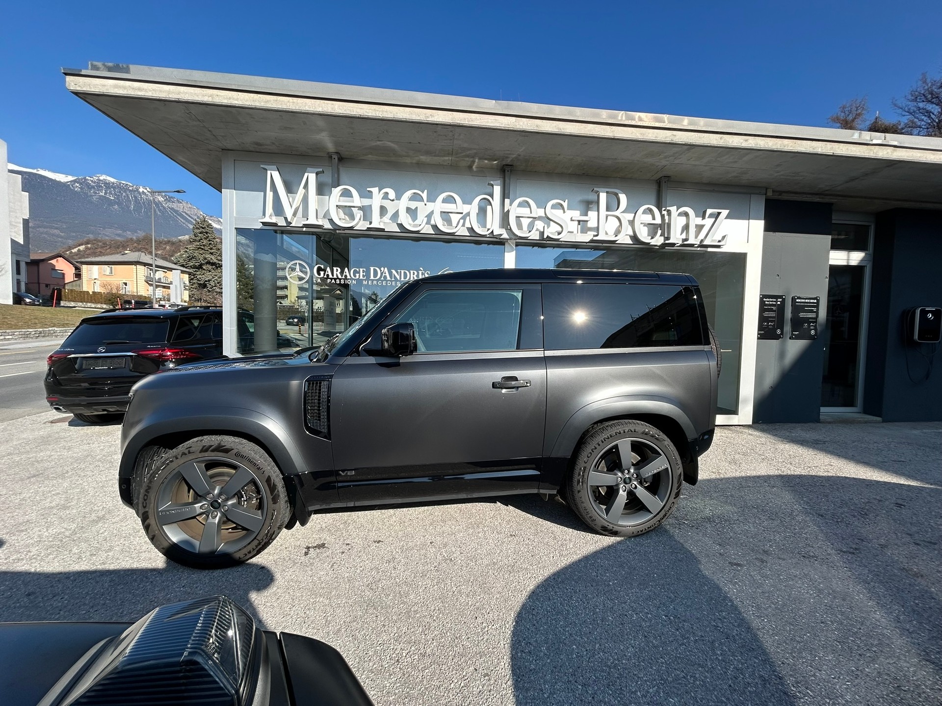 LAND ROVER Defender 90 525 V8 5.0 Carpathian Edition AT8-image-2