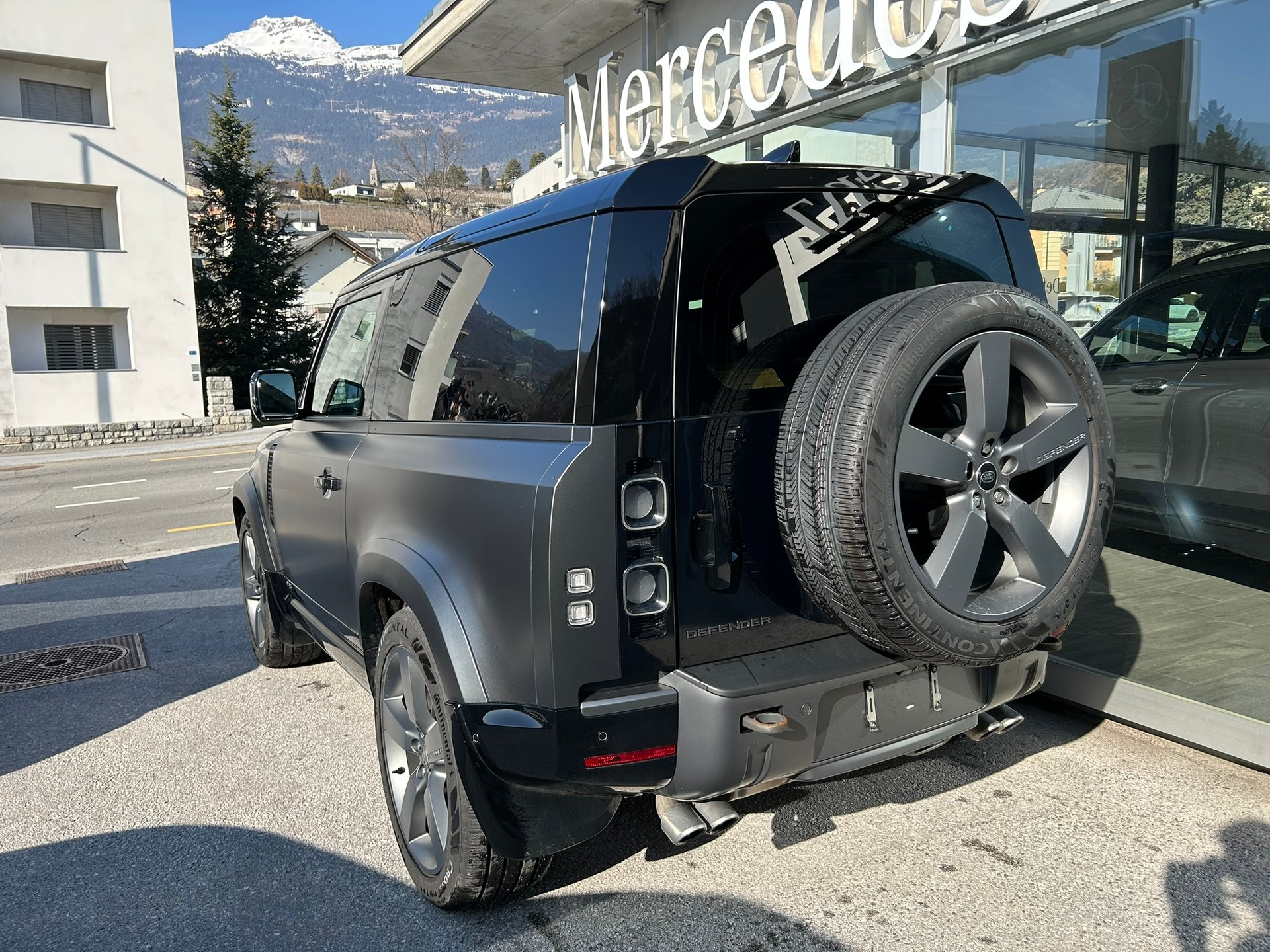 LAND ROVER Defender 90 525 V8 5.0 Carpathian Edition AT8-image-3