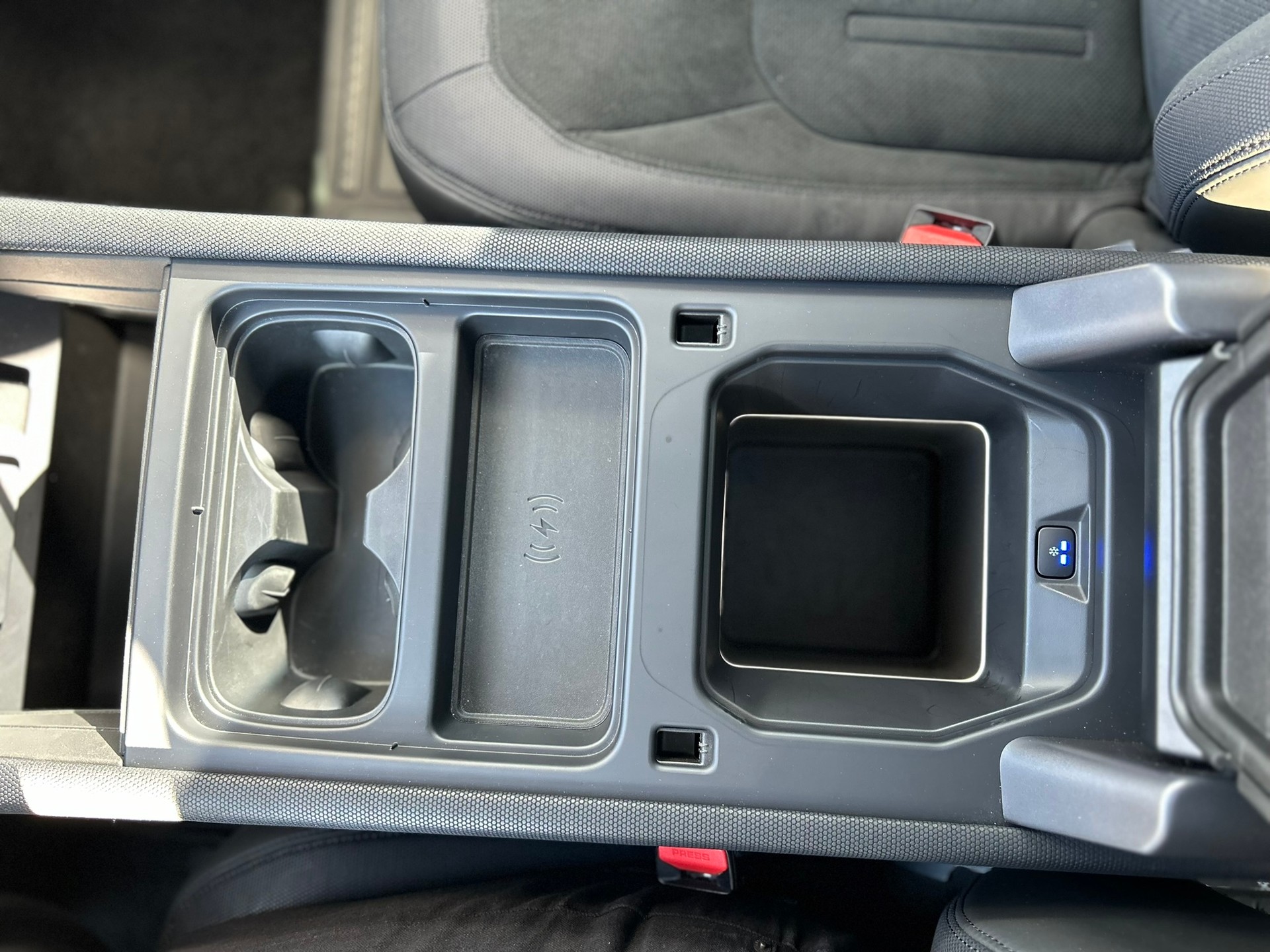 LAND ROVER Defender 90 525 V8 5.0 Carpathian Edition AT8-image-14