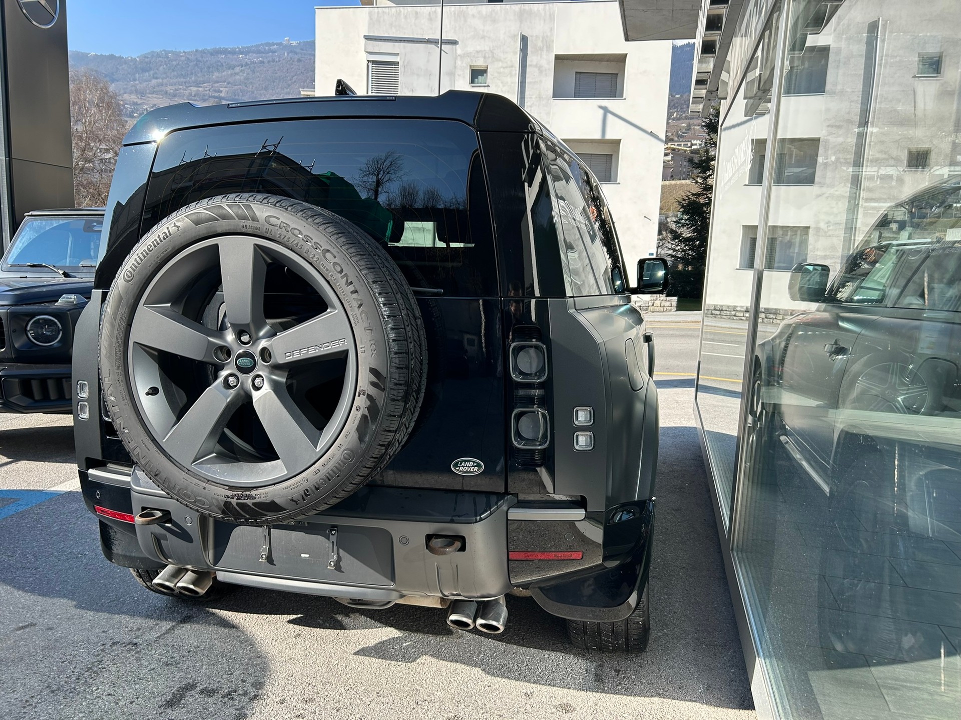 LAND ROVER Defender 90 525 V8 5.0 Carpathian Edition AT8-image-4