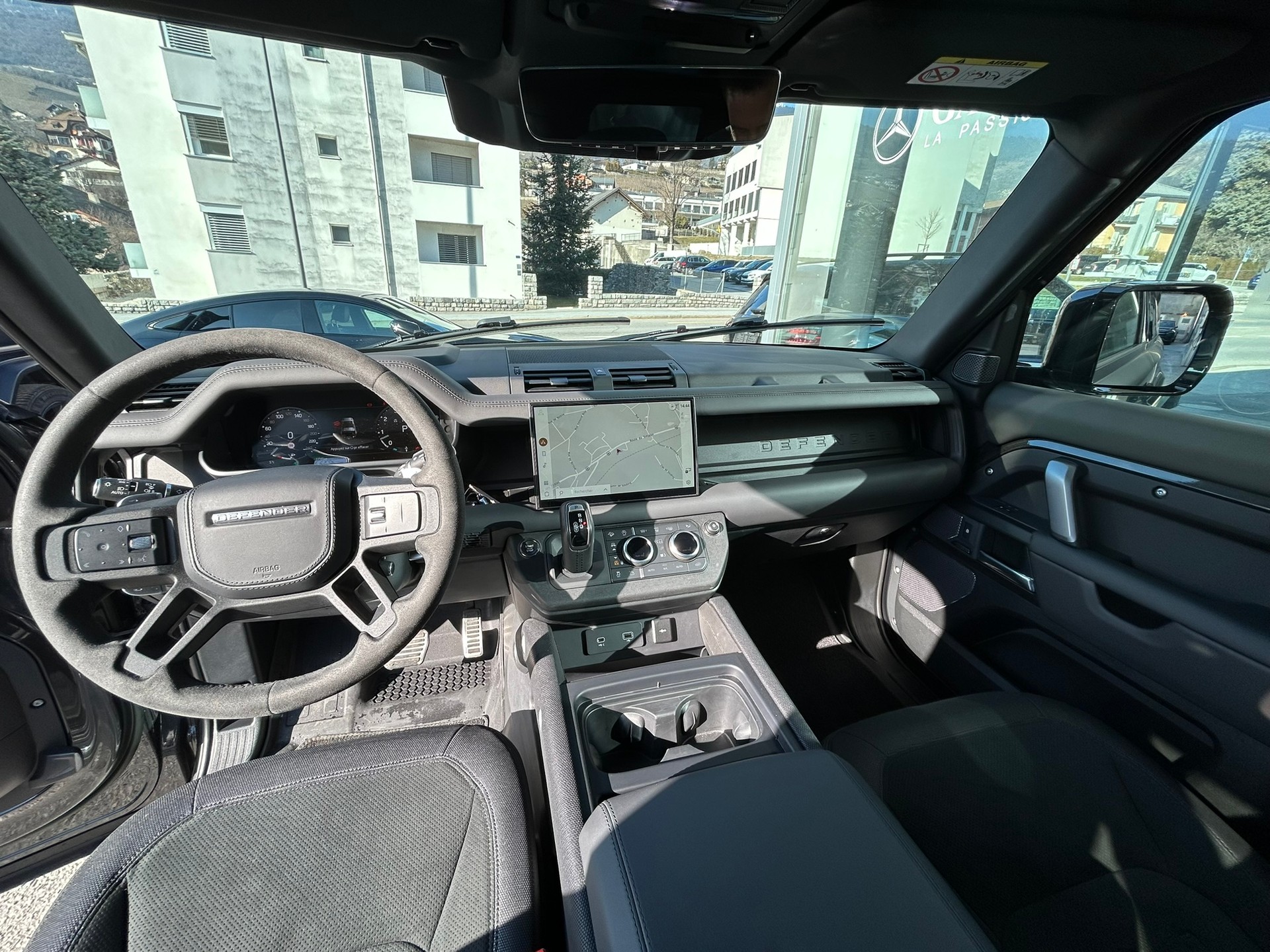 LAND ROVER Defender 90 525 V8 5.0 Carpathian Edition AT8-image-8