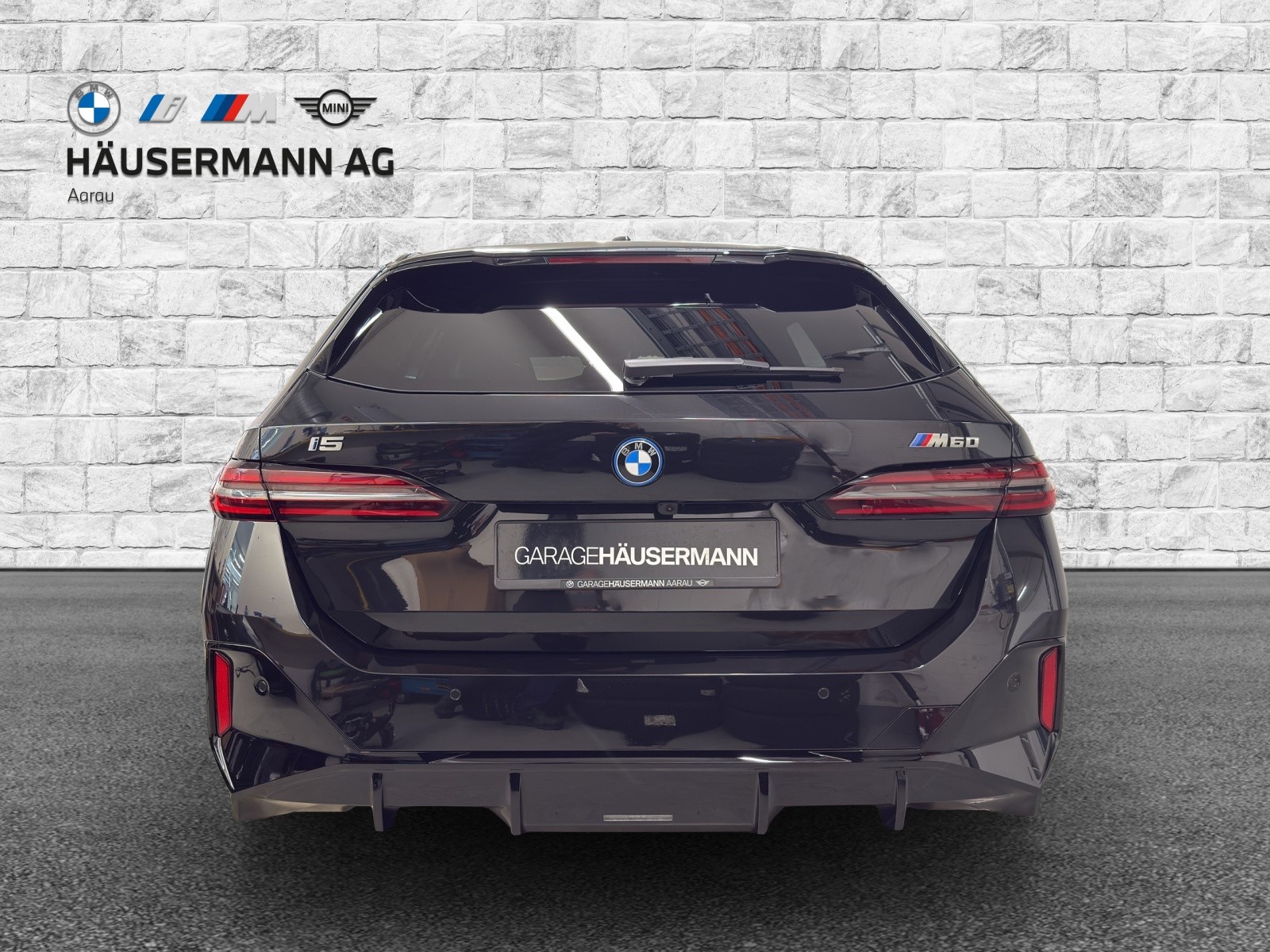 BMW i5 M60 Touring-image-5