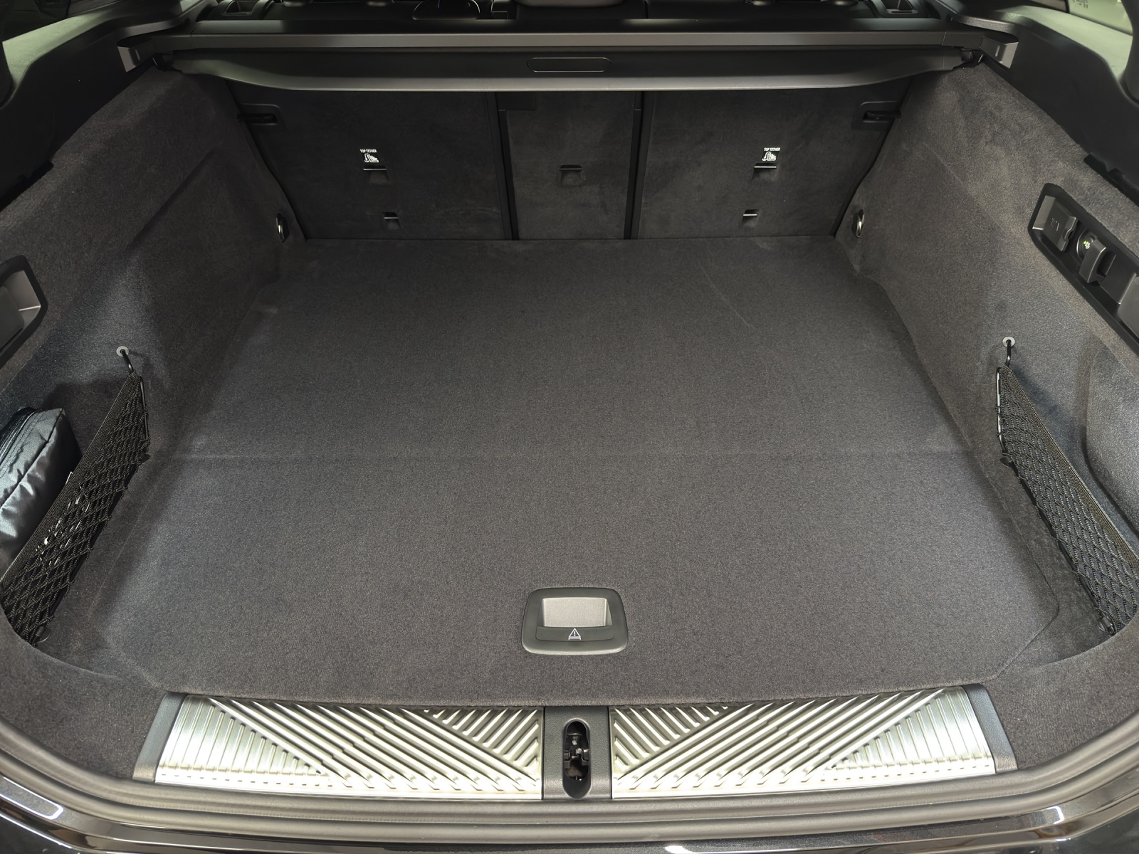BMW i5 M60 Touring-image-16