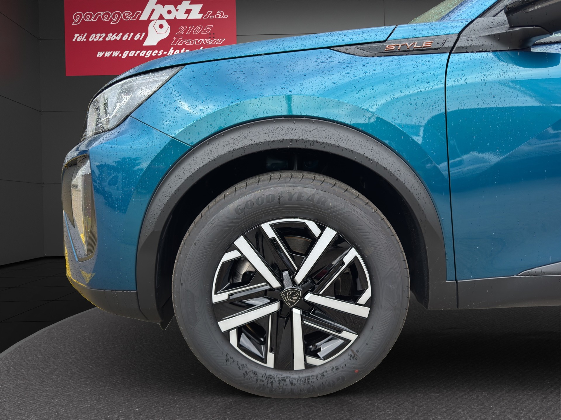 PEUGEOT 2008 1.2 MHEV Style-image-4