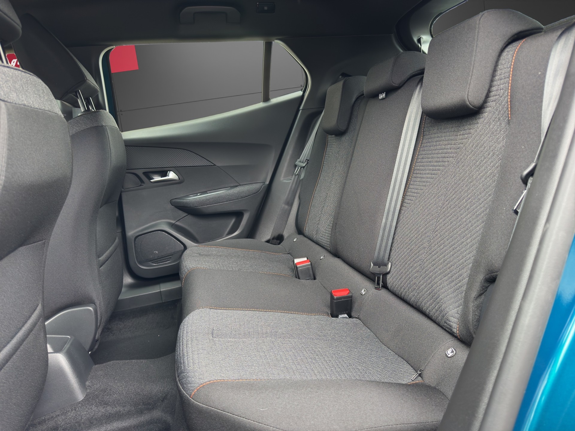 PEUGEOT 2008 1.2 MHEV Style-image-6
