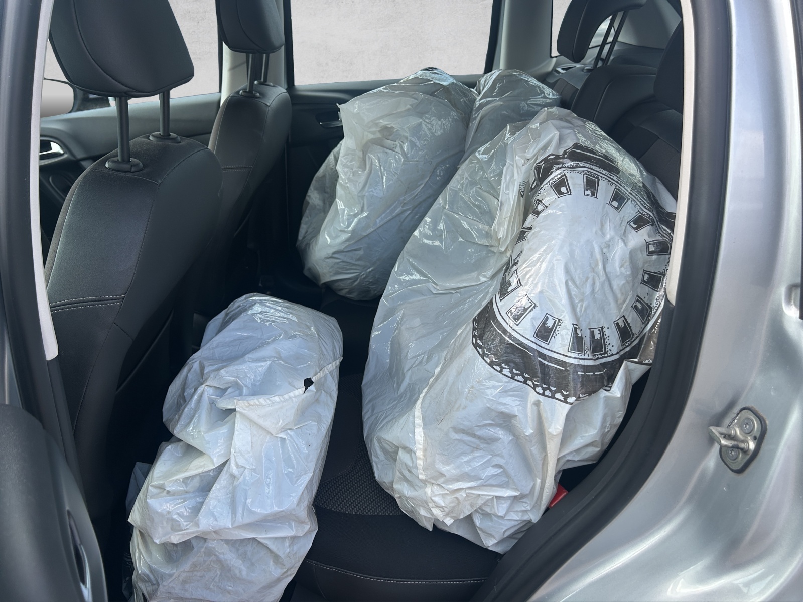 CITROEN C3 1.2i Attraction-image-12
