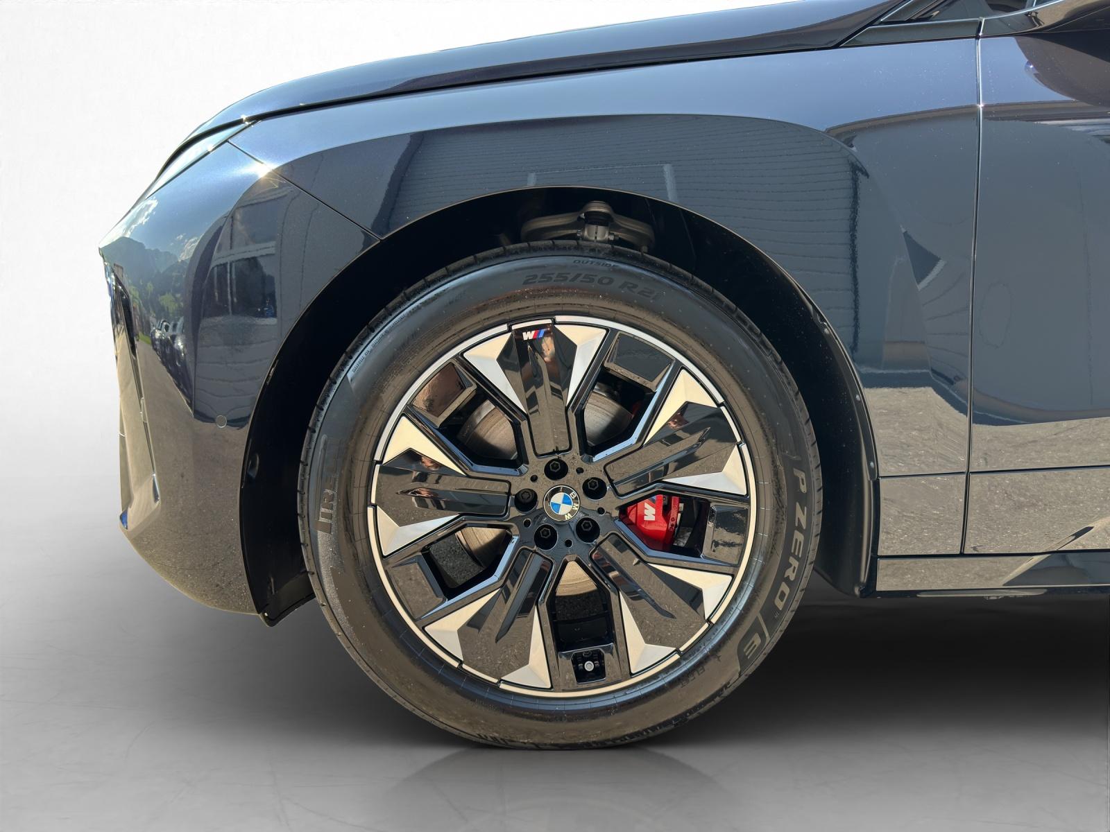 BMW iX xDrive45-image-8