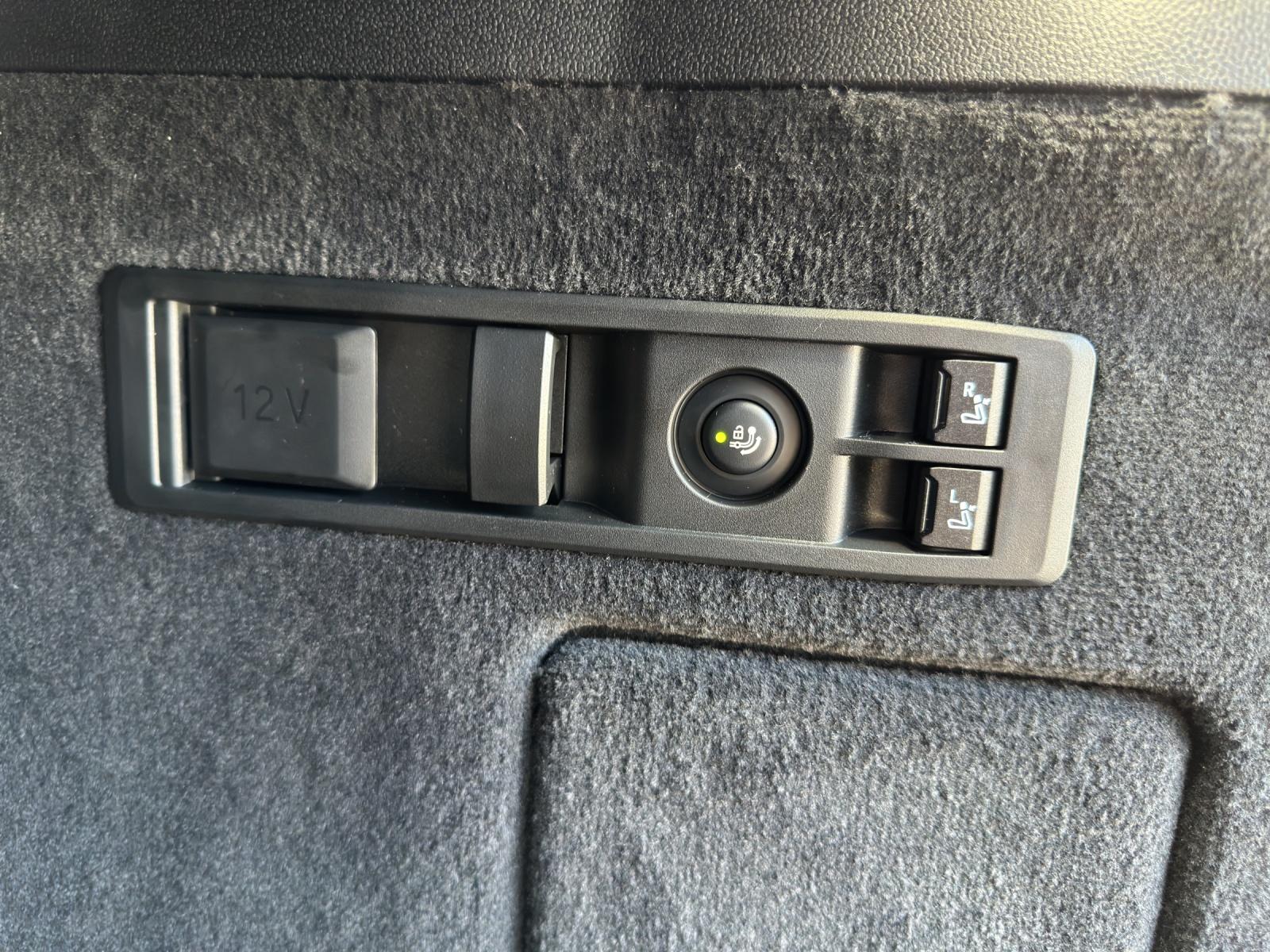 BMW iX xDrive45-image-18