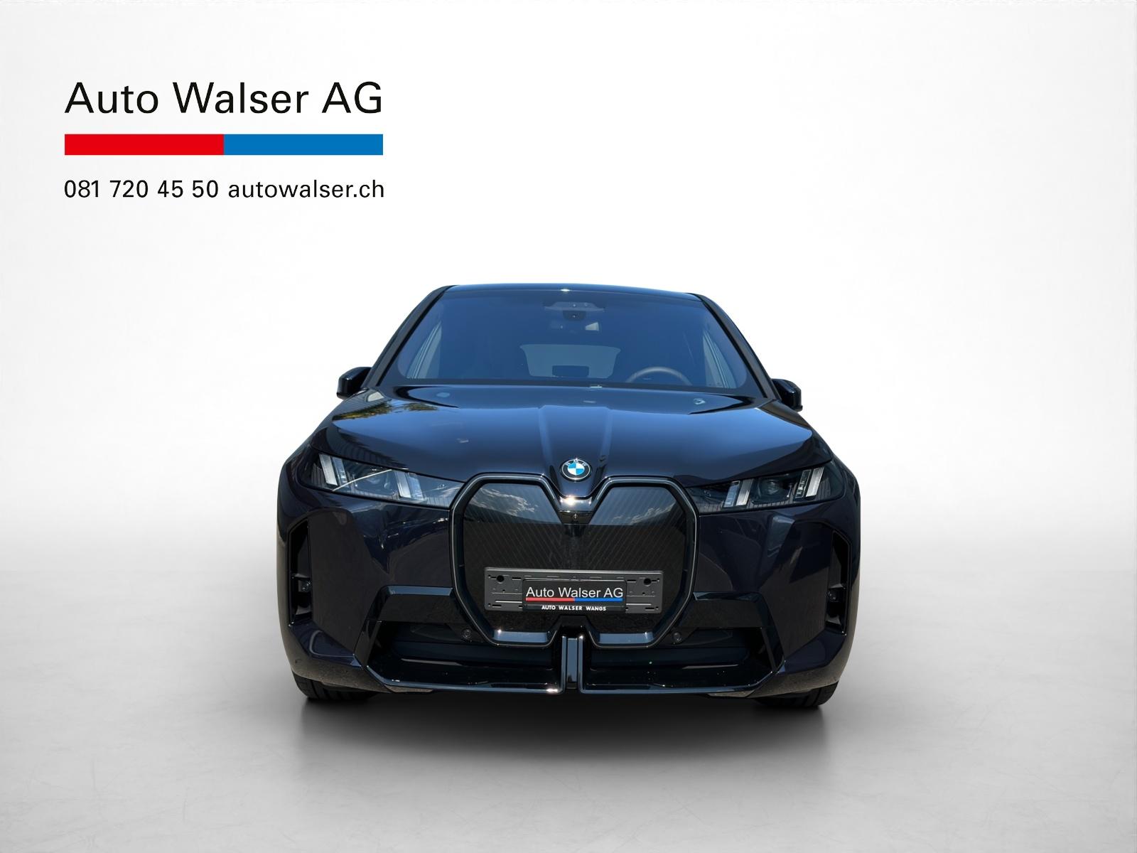 BMW iX xDrive45-image-7