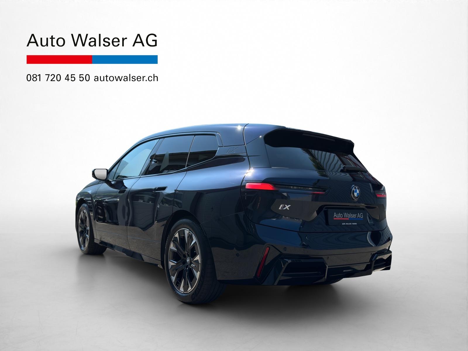 BMW iX xDrive45-image-2