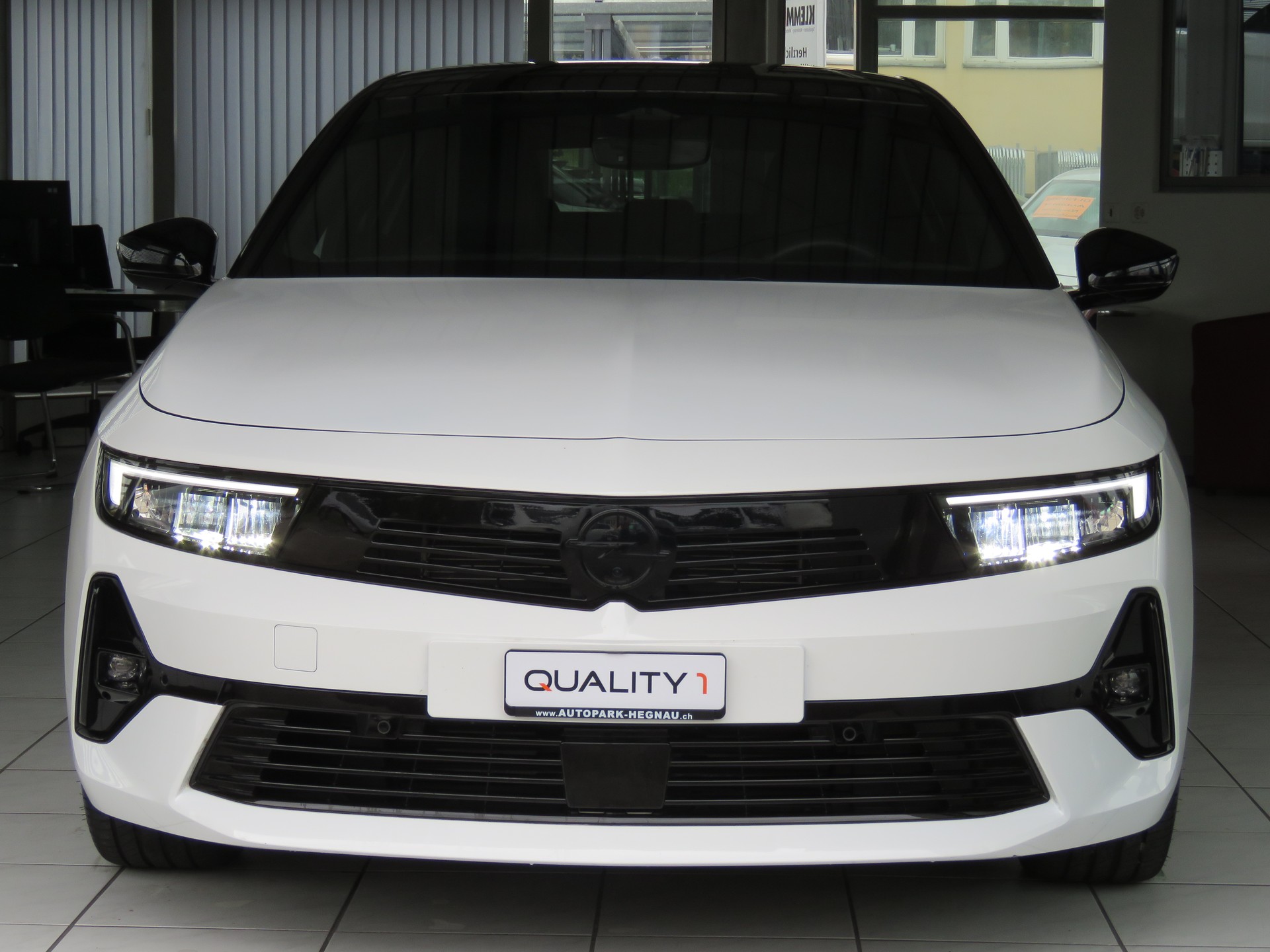 OPEL Astra 1.6 PHEV Turbo Swiss Plus Automat-image-2