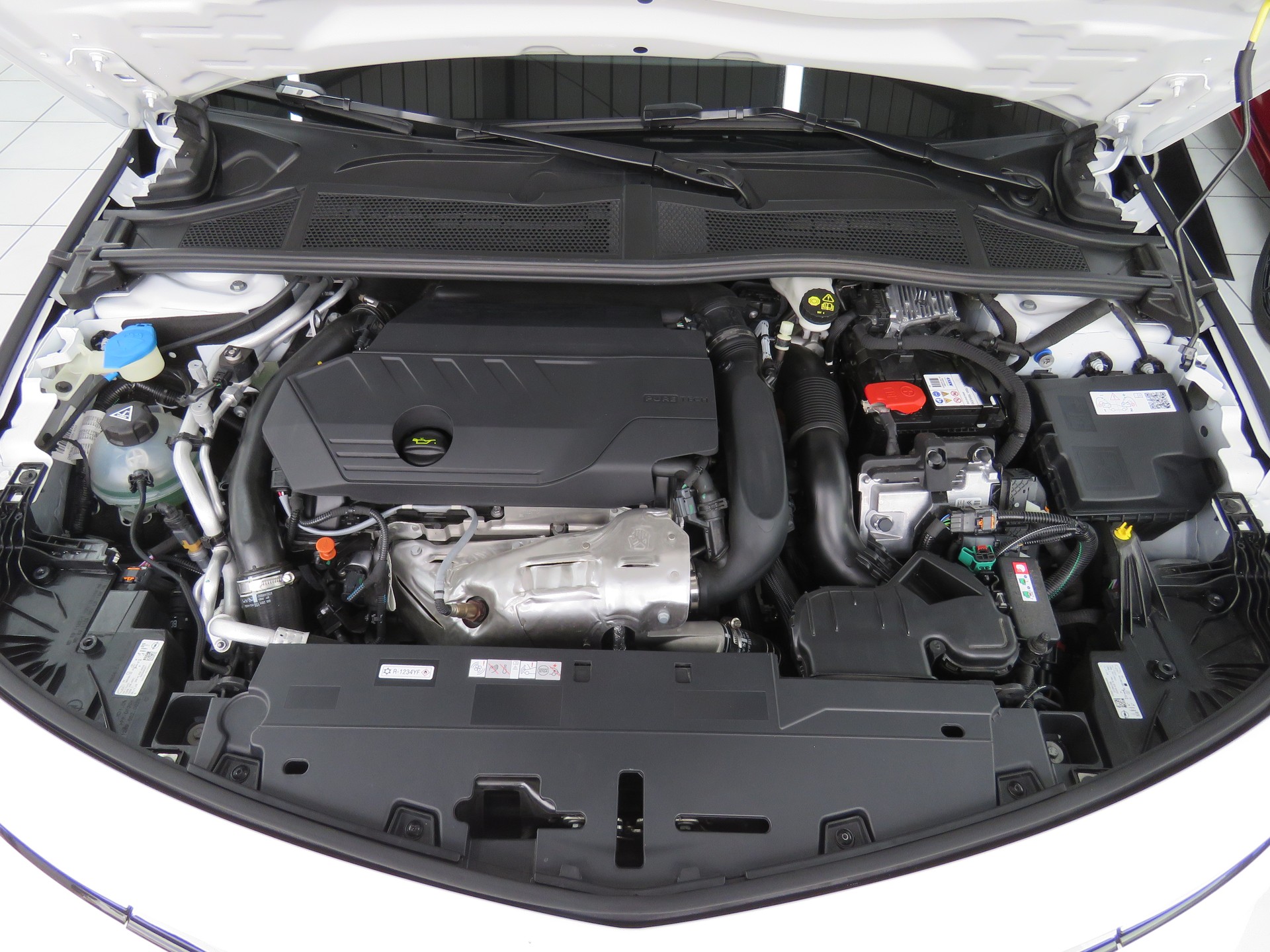 OPEL Astra 1.6 PHEV Turbo Swiss Plus Automat-image-27