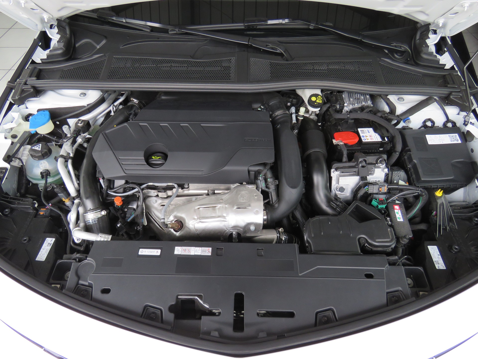 OPEL Astra 1.6 PHEV Turbo Swiss Plus Automat-image-26