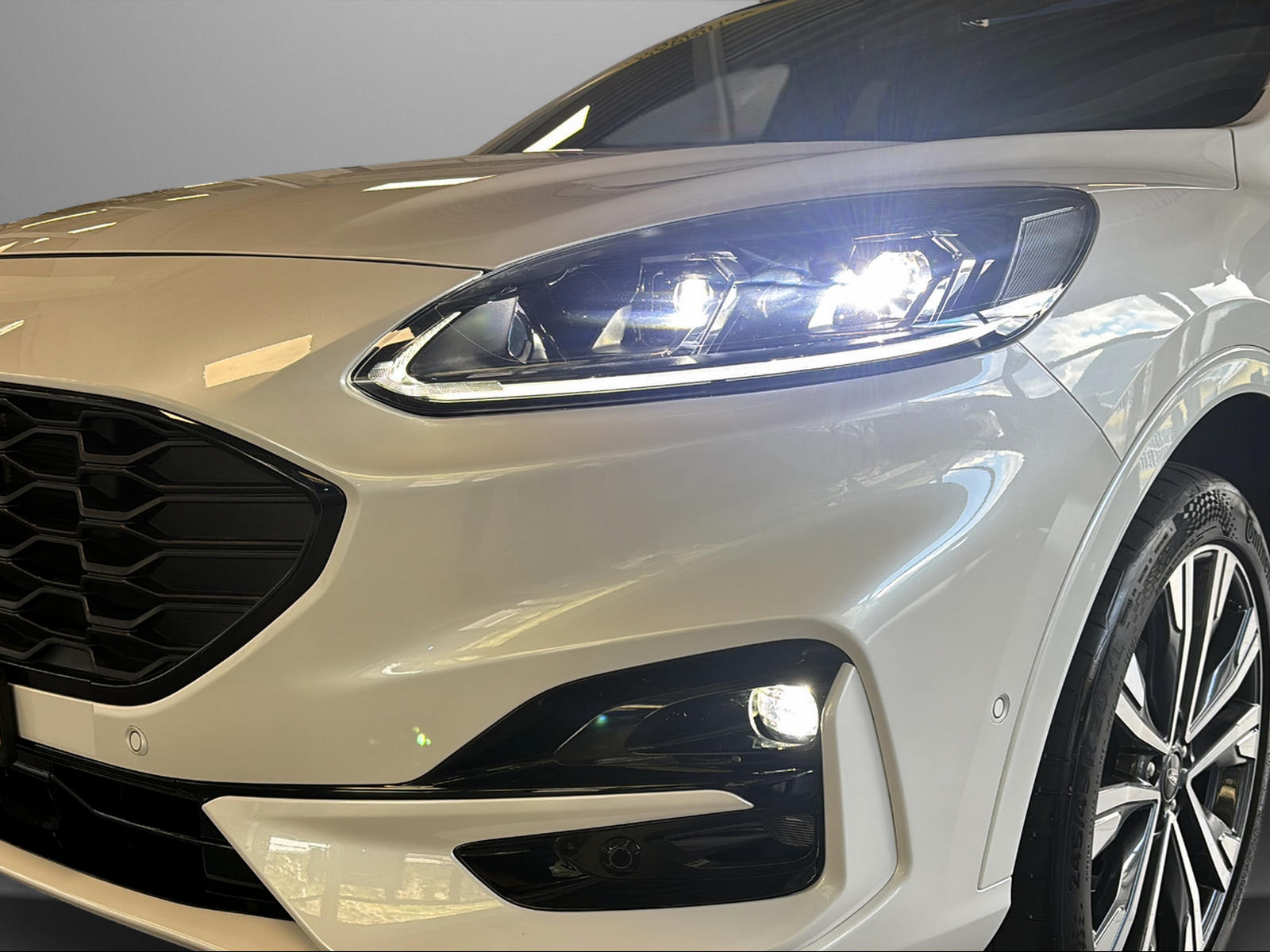 FORD Kuga 2.5 FHEV ST-Line X 4WD-image-17
